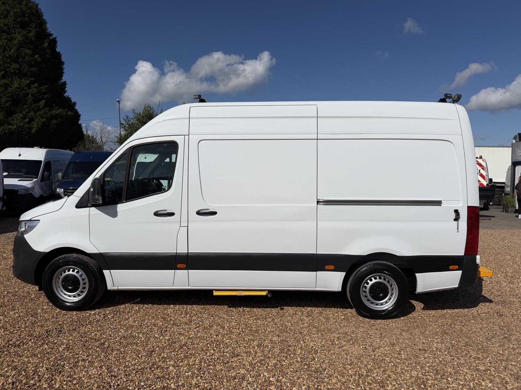 2020 Mercedes-Benz Sprinter 2.1 314 CDI Panel Van 5dr Diesel Manual RWD L2 H2 Euro 6 (s/s) (143 ps) - Thumbnail 8