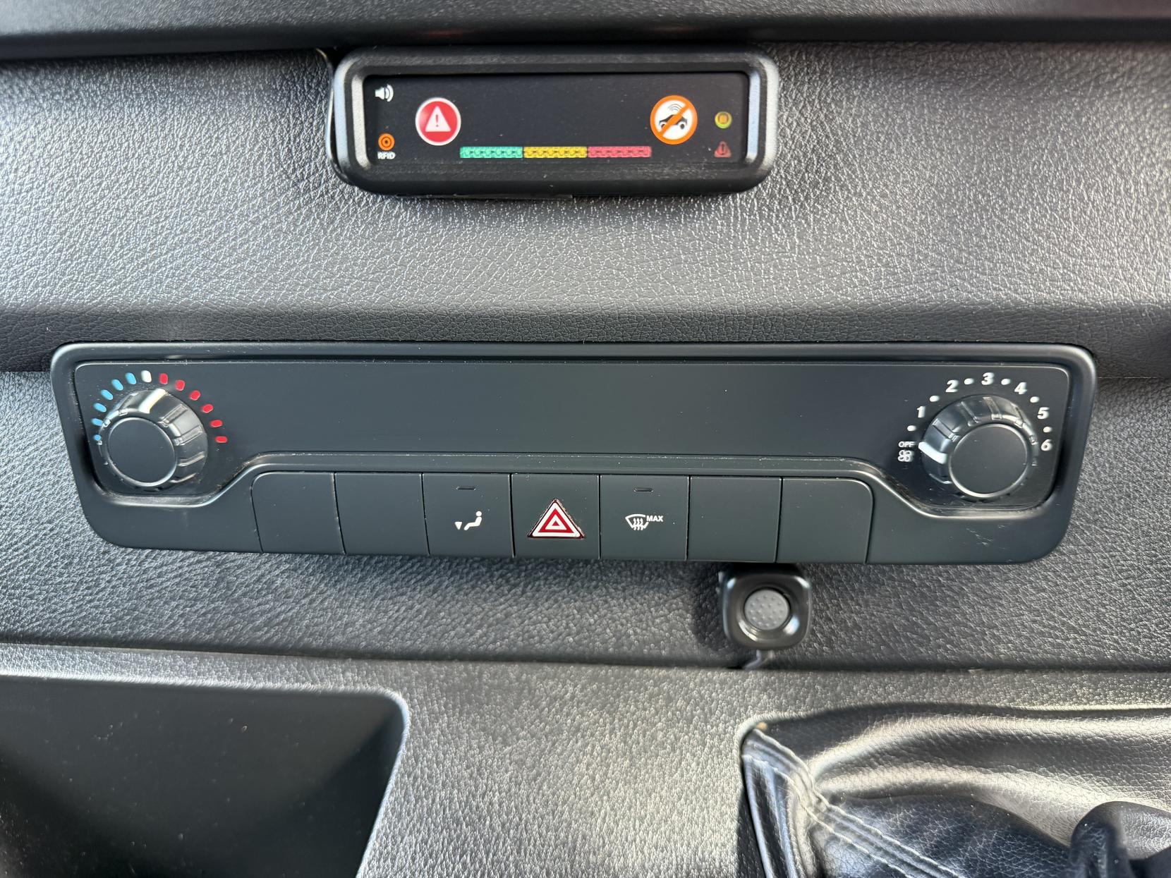 2020 Mercedes-Benz Sprinter 2.1 314 CDI Panel Van 5dr Diesel Manual RWD L2 H2 Euro 6 (s/s) (143 ps) - Thumbnail 21