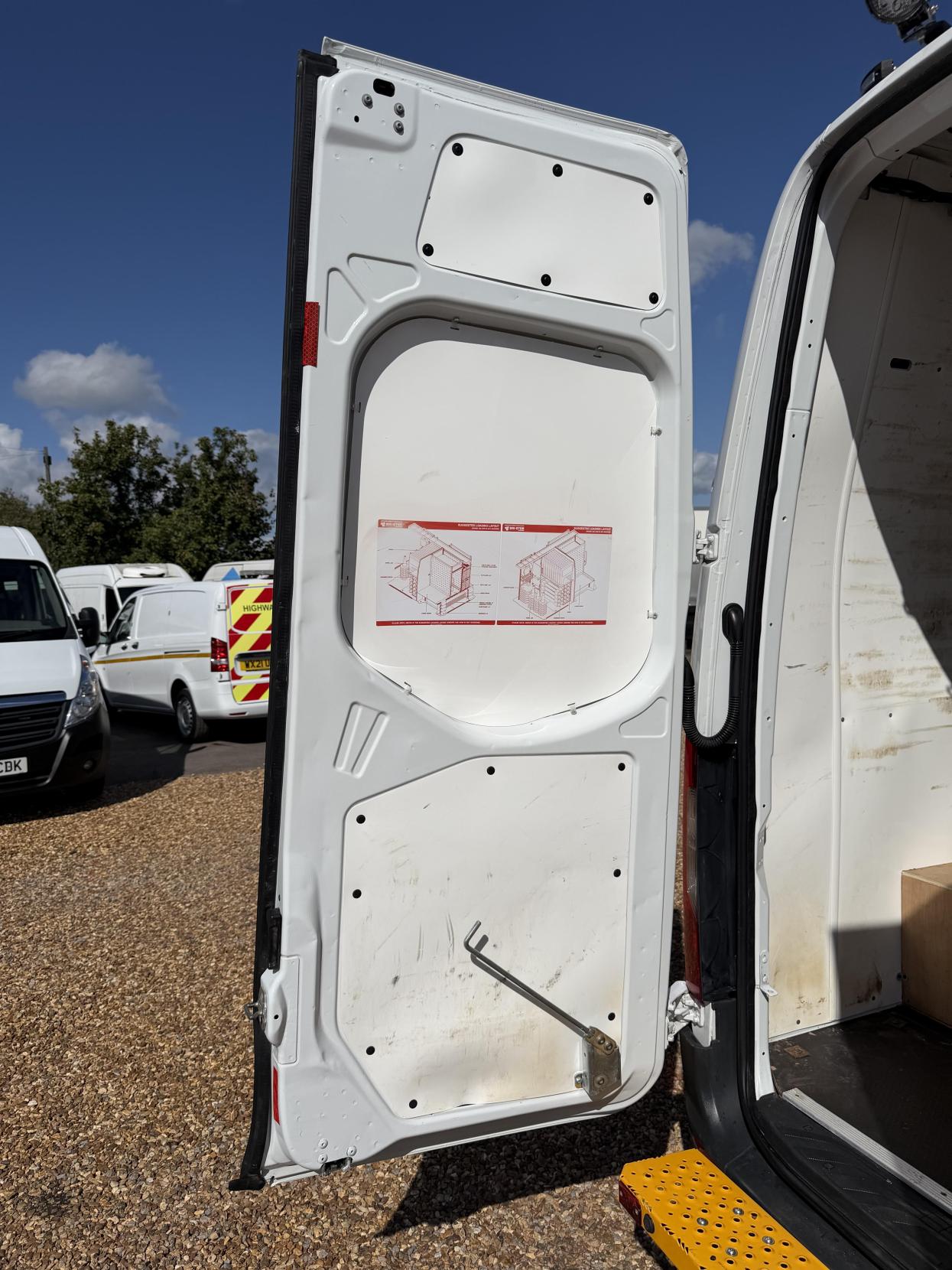 2020 Mercedes-Benz Sprinter 2.1 314 CDI Panel Van 5dr Diesel Manual RWD L2 H2 Euro 6 (s/s) (143 ps) - Thumbnail 33