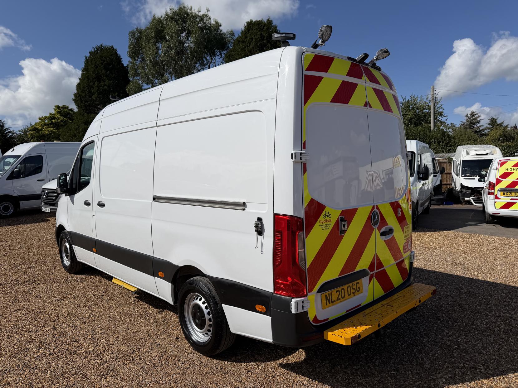 2020 Mercedes-Benz Sprinter 2.1 314 CDI Panel Van 5dr Diesel Manual RWD L2 H2 Euro 6 (s/s) (143 ps) - Thumbnail 9
