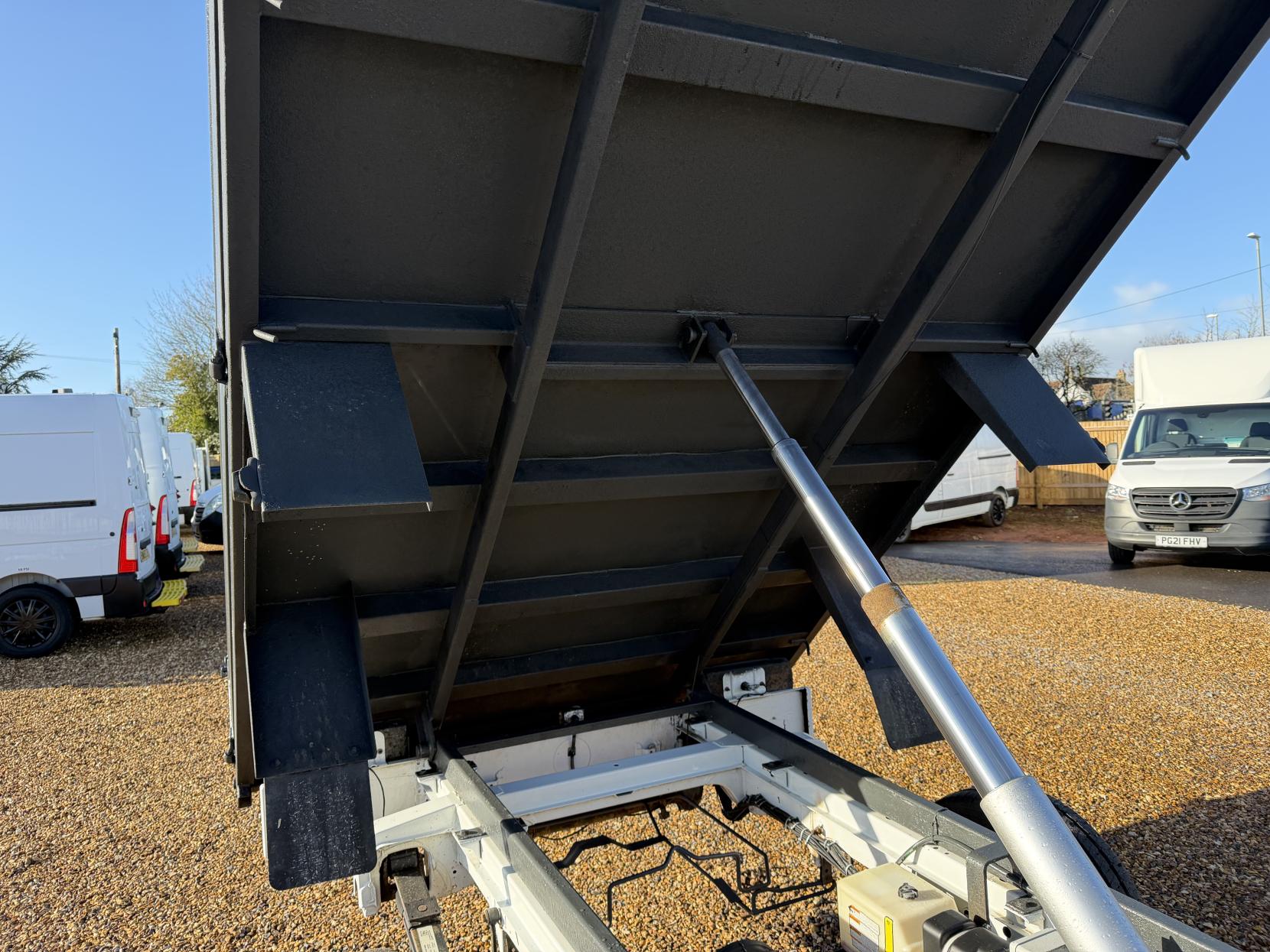 Mercedes-Benz Sprinter 2.1 314 CDI Ready To Work 1Way Tipper 2dr Diesel Manual L2 Euro 6 (143 ps)