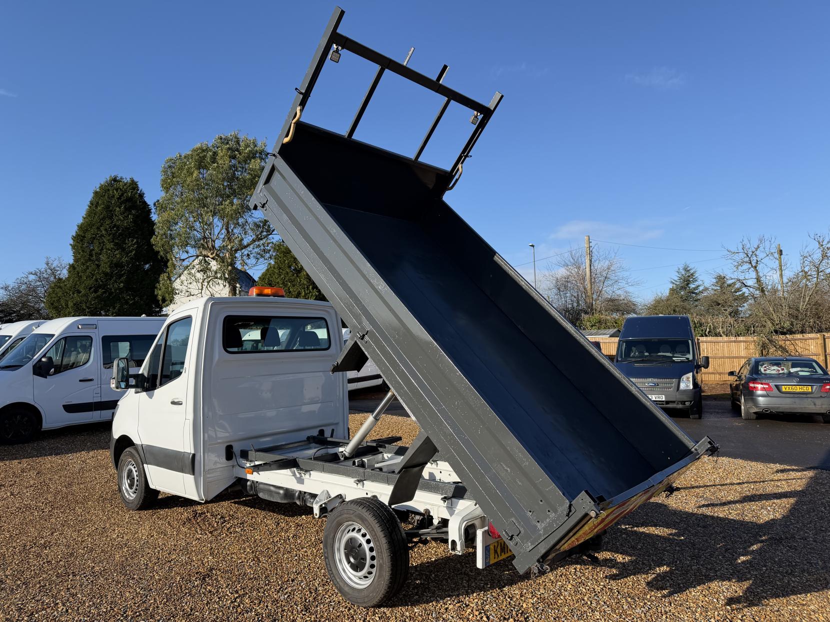 Mercedes-Benz Sprinter 2.1 314 CDI Ready To Work 1Way Tipper 2dr Diesel Manual L2 Euro 6 (143 ps)