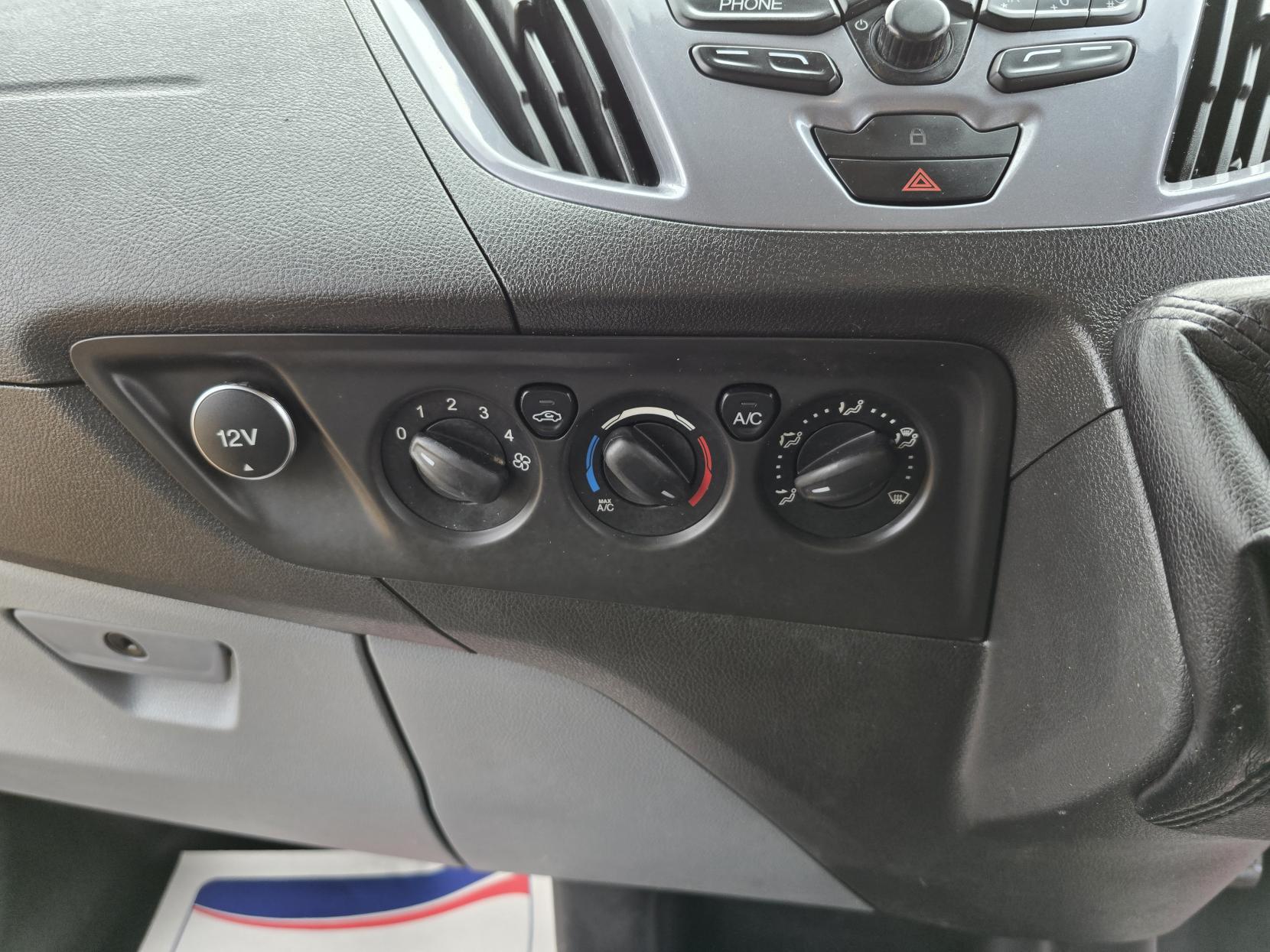 Ford Transit Custom 2.2 TDCi 270 Limited Panel Van 5dr Diesel Manual L1 H1 (186 g/km, 123 bhp)