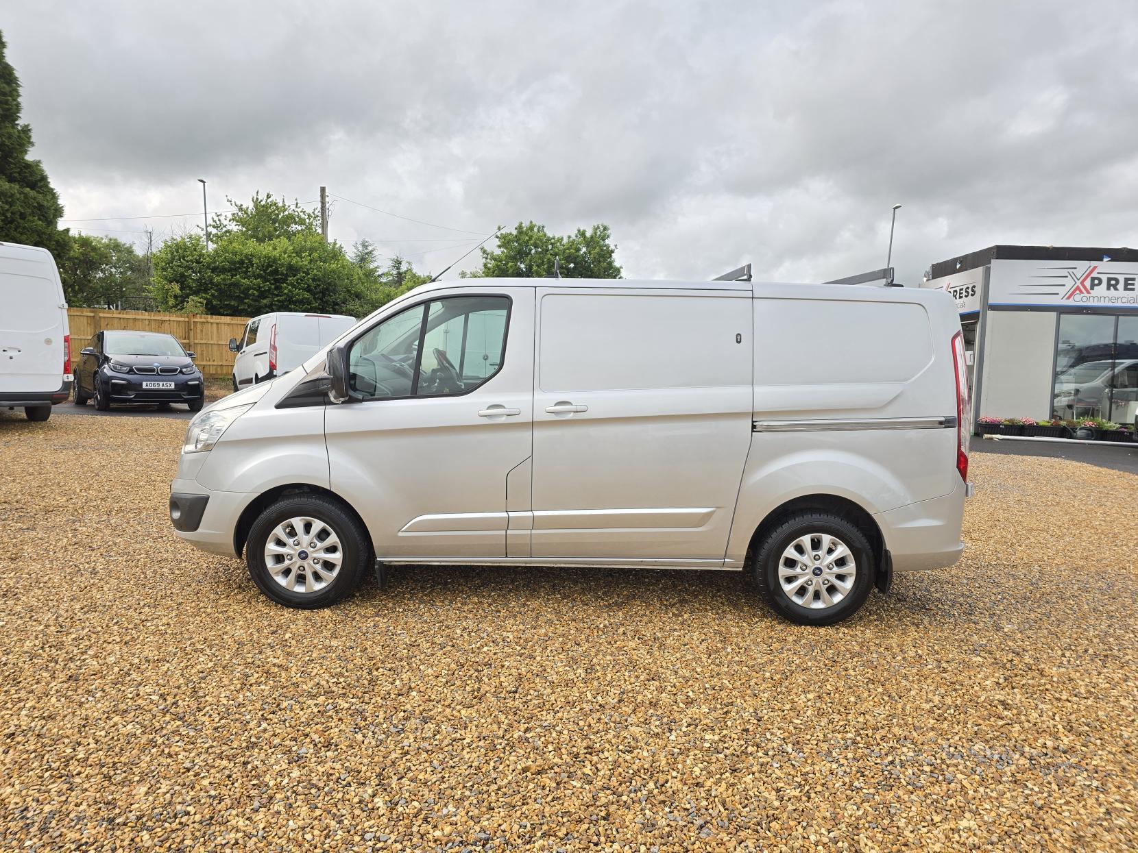 Ford Transit Custom 2.2 TDCi 270 Limited Panel Van 5dr Diesel Manual L1 H1 (186 g/km, 123 bhp)
