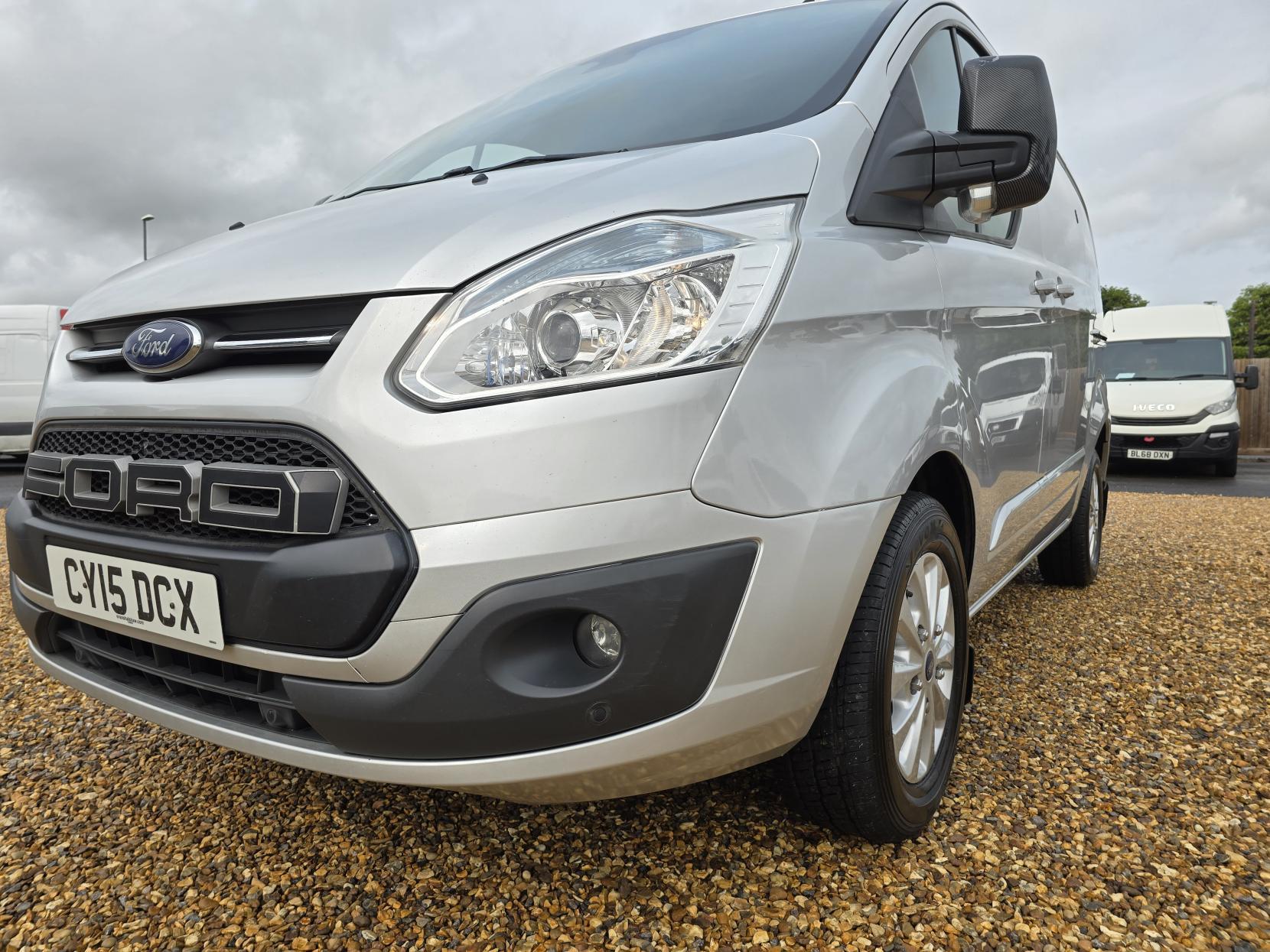 Ford Transit Custom 2.2 TDCi 270 Limited Panel Van 5dr Diesel Manual L1 H1 (186 g/km, 123 bhp)