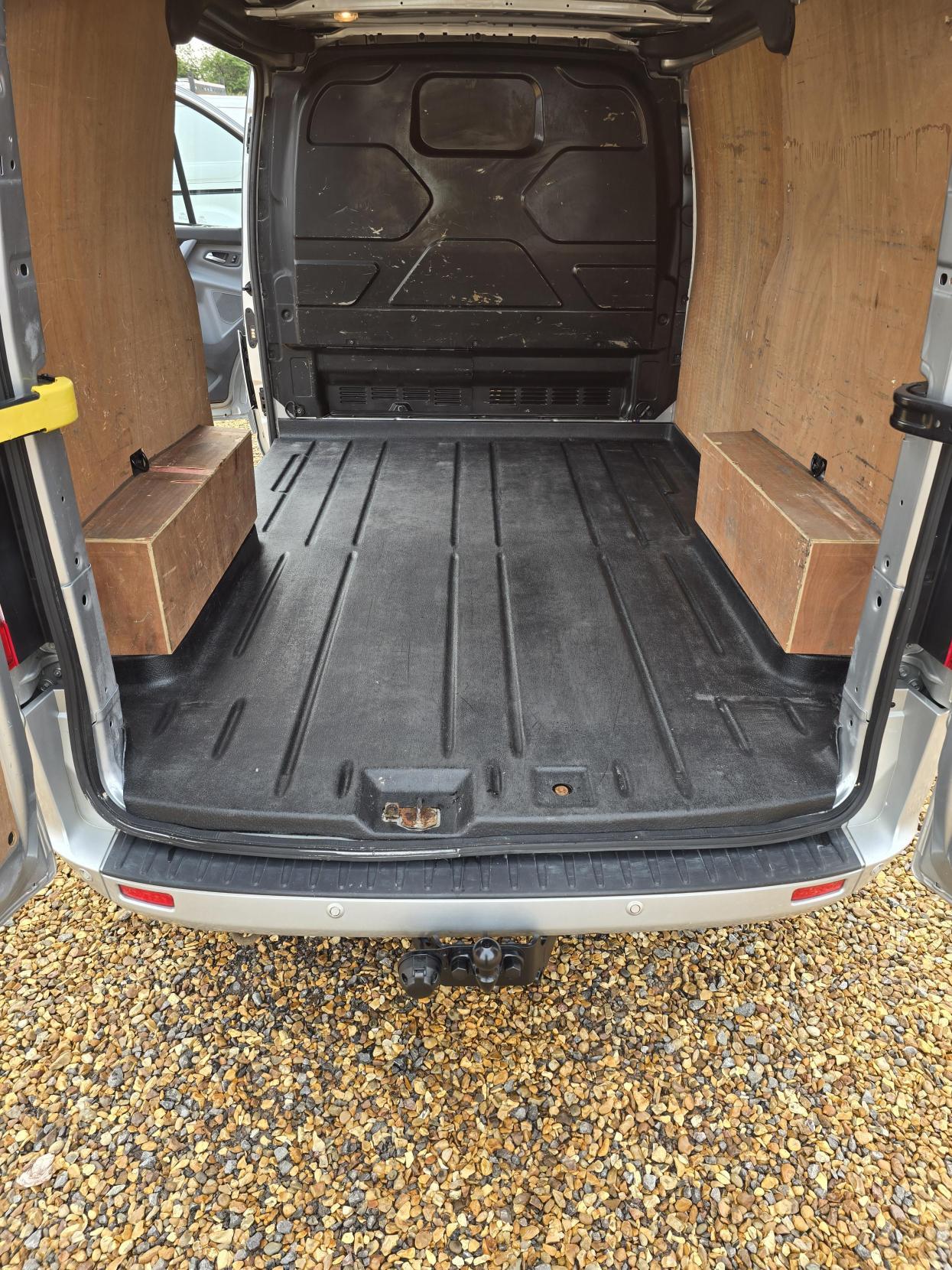 Ford Transit Custom 2.2 TDCi 270 Limited Panel Van 5dr Diesel Manual L1 H1 (186 g/km, 123 bhp)