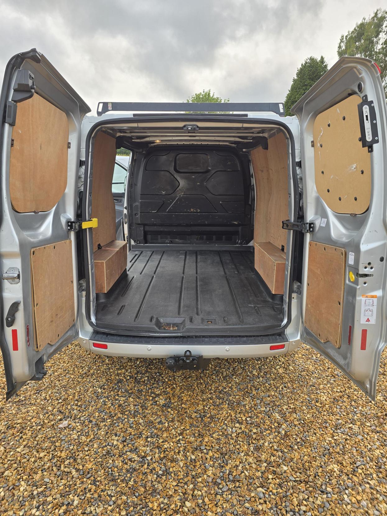 Ford Transit Custom 2.2 TDCi 270 Limited Panel Van 5dr Diesel Manual L1 H1 (186 g/km, 123 bhp)