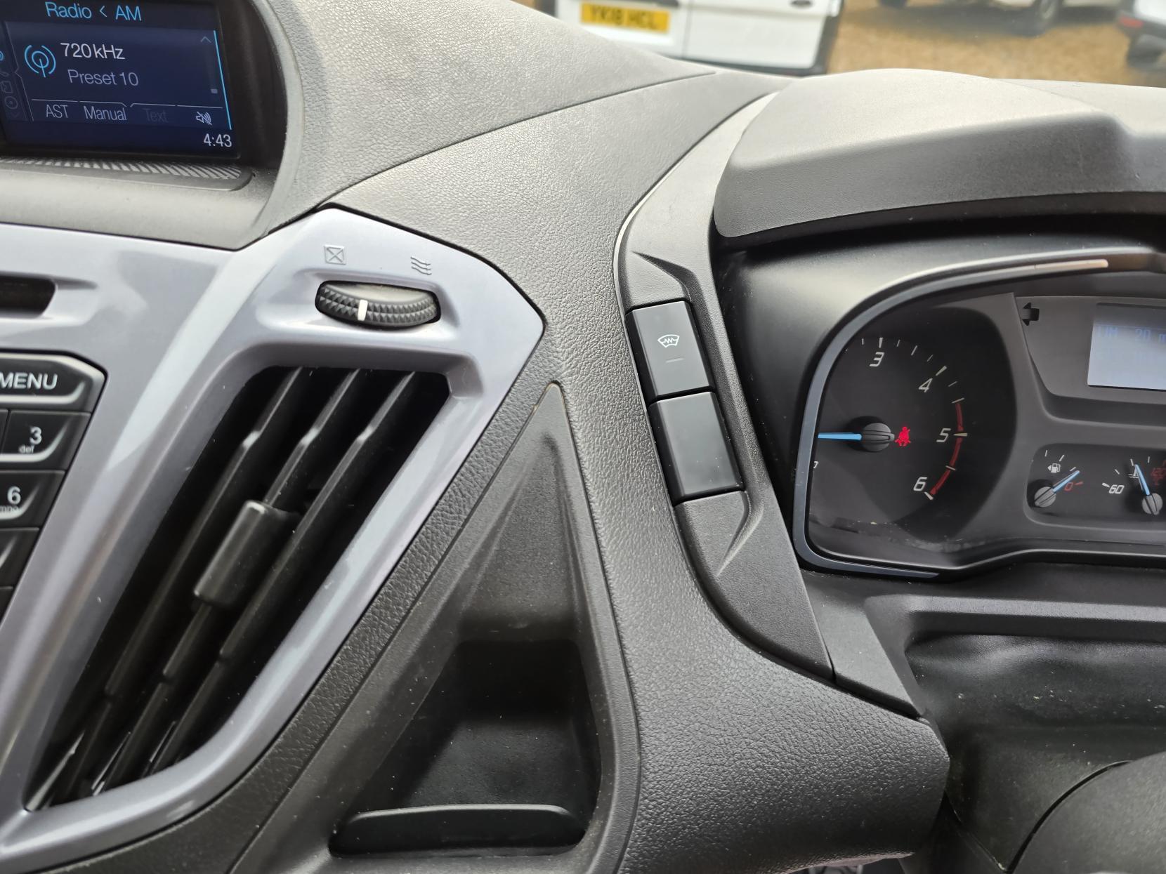 Ford Transit Custom 2.2 TDCi 270 Limited Panel Van 5dr Diesel Manual L1 H1 (186 g/km, 123 bhp)
