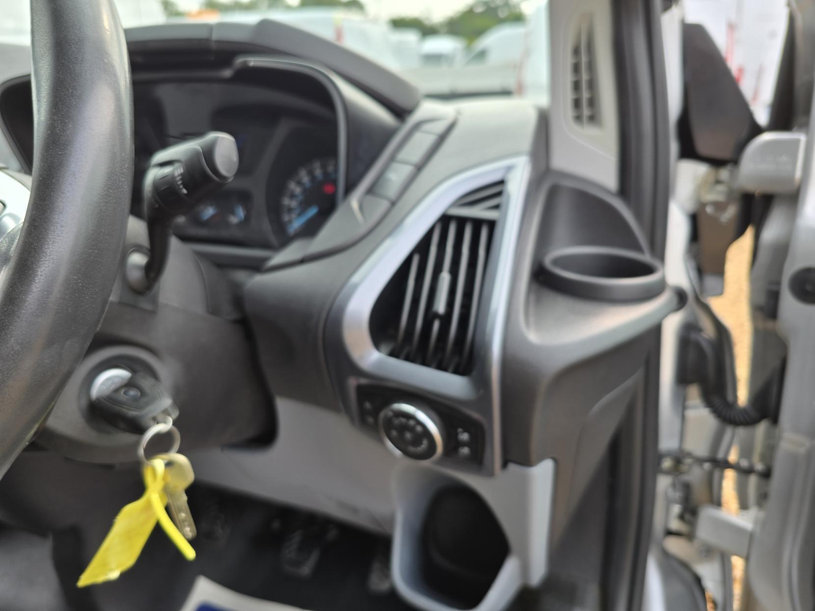 Ford Transit Custom 2.2 TDCi 270 Limited Panel Van 5dr Diesel Manual L1 H1 (186 g/km, 123 bhp)