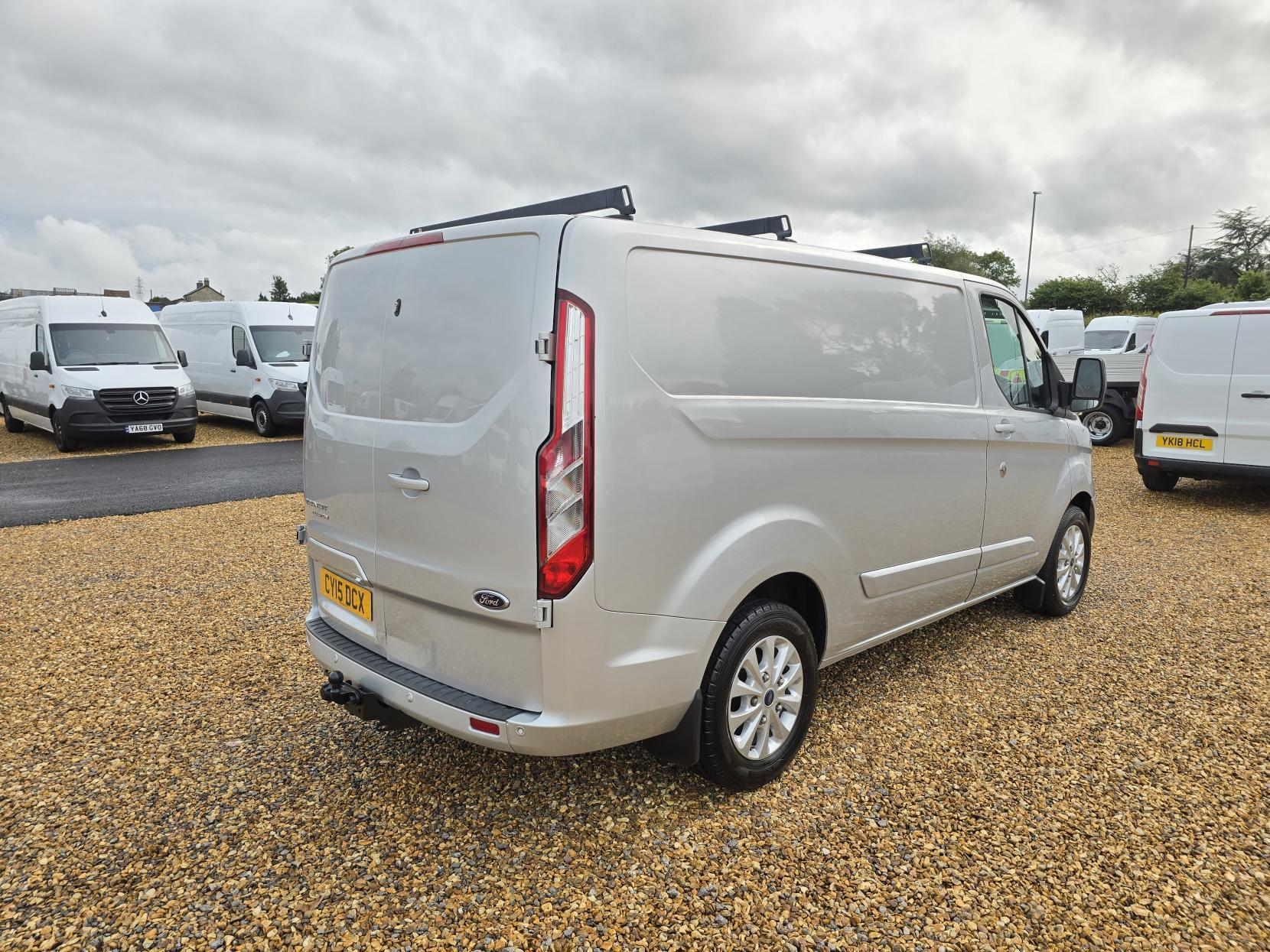 Ford Transit Custom 2.2 TDCi 270 Limited Panel Van 5dr Diesel Manual L1 H1 (186 g/km, 123 bhp)