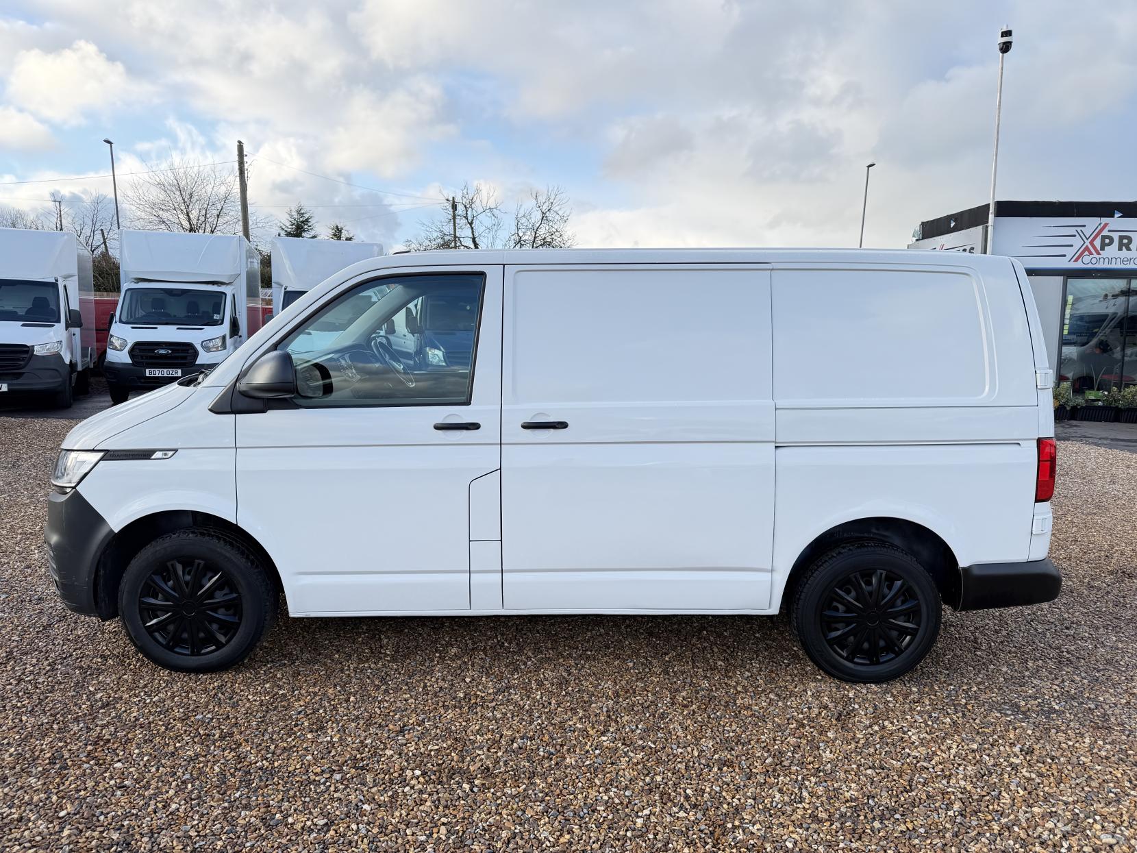 Volkswagen Transporter 2.0 TDI T28 Startline Panel Van 5dr Diesel Manual FWD SWB Euro 6 (s/s) (110 ps)