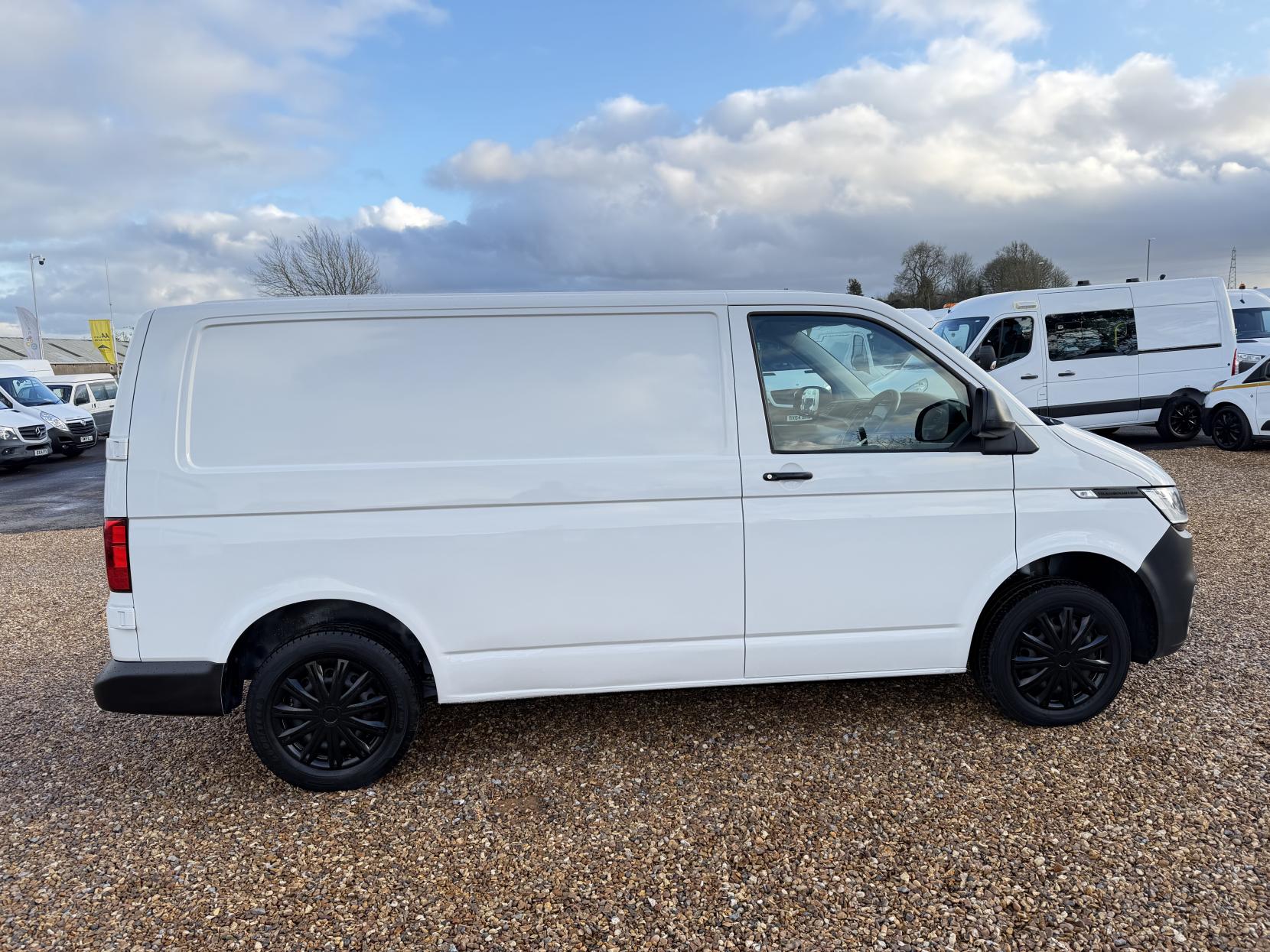 Volkswagen Transporter 2.0 TDI T28 Startline Panel Van 5dr Diesel Manual FWD SWB Euro 6 (s/s) (110 ps)