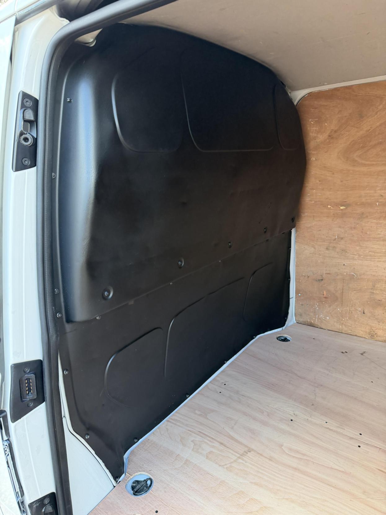 Volkswagen Transporter 2.0 TDI T28 Startline Panel Van 5dr Diesel Manual FWD SWB Euro 6 (s/s) (110 ps)