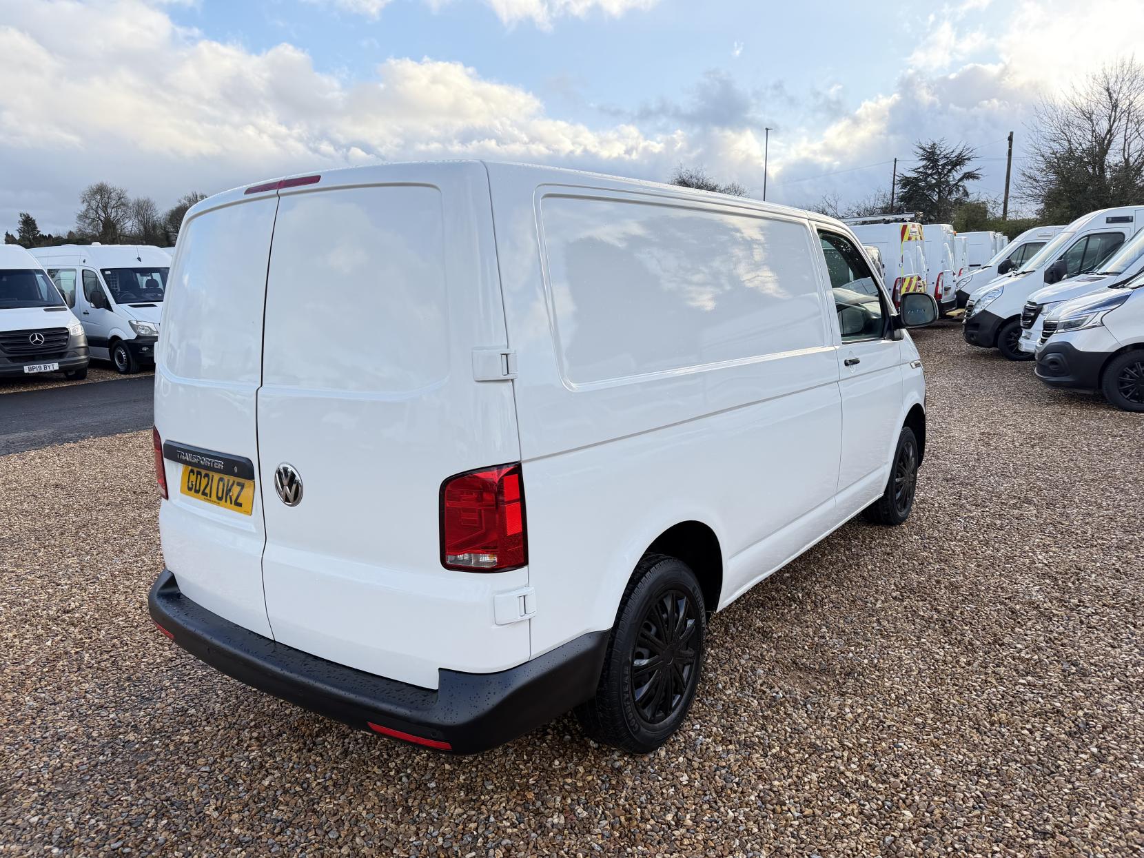 Volkswagen Transporter 2.0 TDI T28 Startline Panel Van 5dr Diesel Manual FWD SWB Euro 6 (s/s) (110 ps)