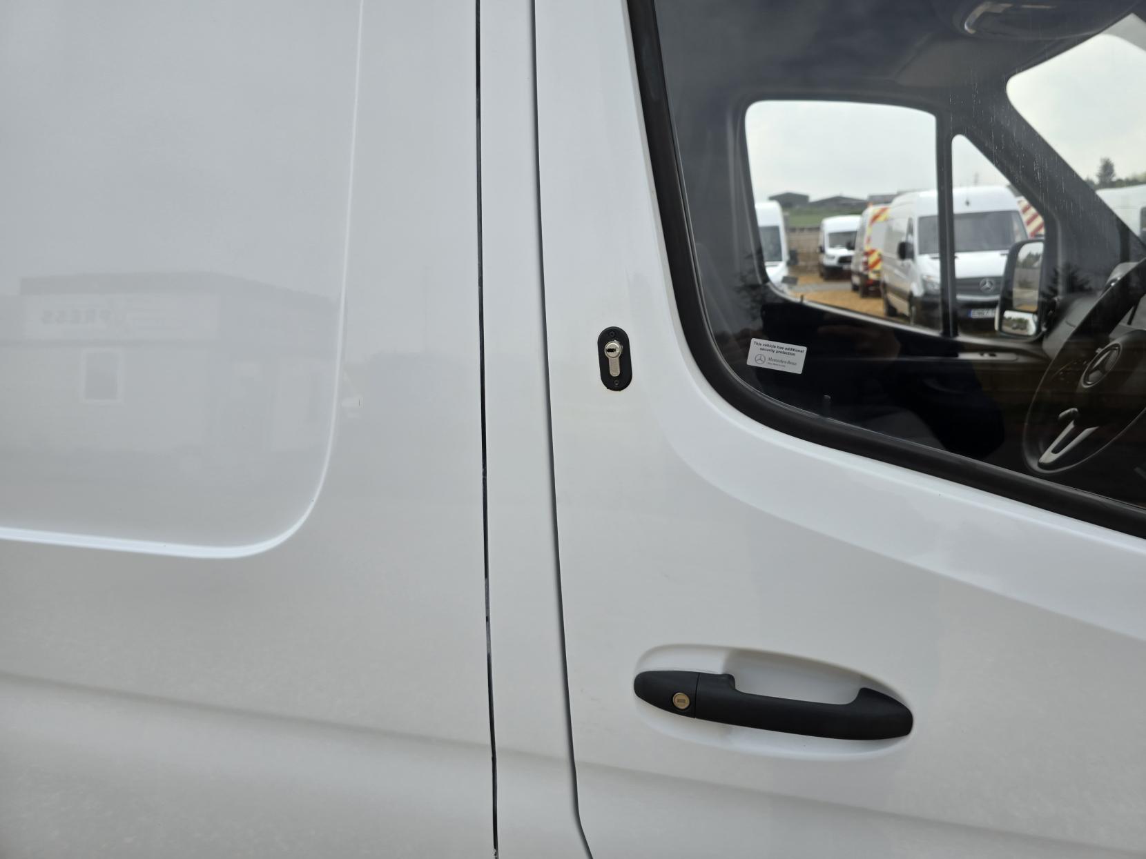 Mercedes-Benz Sprinter 2.1 314 CDI Panel Van 5dr Diesel Manual FWD L2 H2 Euro 6 (143 ps)