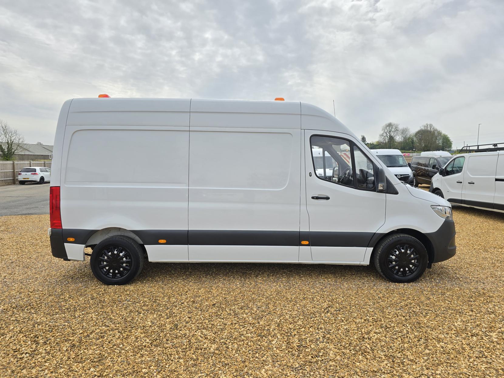 Mercedes-Benz Sprinter 2.1 314 CDI Panel Van 5dr Diesel Manual FWD L2 H2 Euro 6 (143 ps)