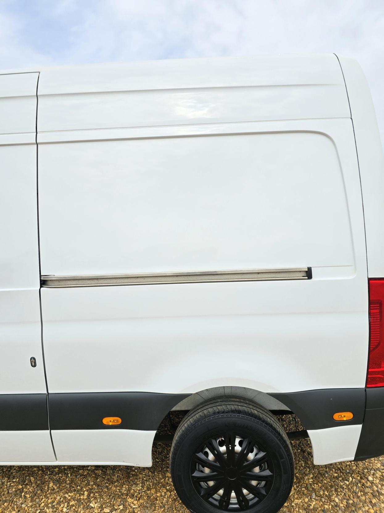 Mercedes-Benz Sprinter 2.1 314 CDI Panel Van 5dr Diesel Manual FWD L2 H2 Euro 6 (143 ps)