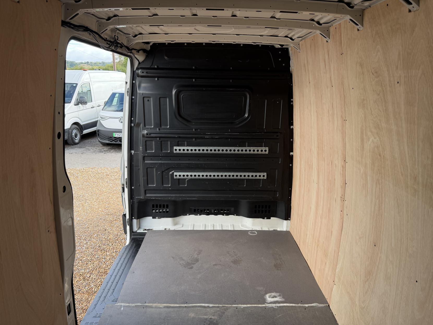 2022 Volkswagen Crafter 2.0 TDI CR35 Startline Panel Van 5dr Diesel Automatic FWD LWB High Roof Euro 6 (s/s) (140 ps) - Thumbnail 34