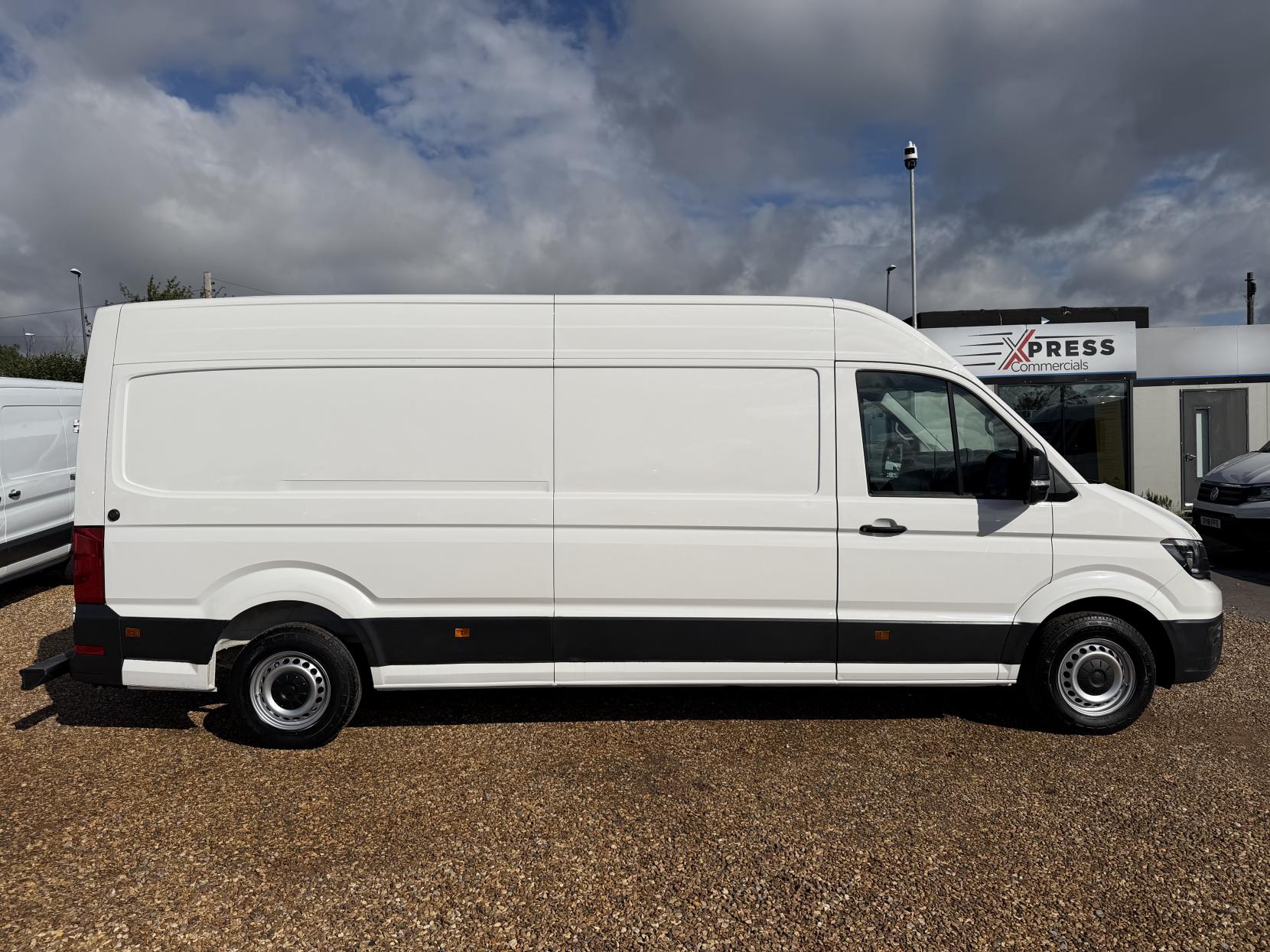 2022 Volkswagen Crafter 2.0 TDI CR35 Startline Panel Van 5dr Diesel Automatic FWD LWB High Roof Euro 6 (s/s) (140 ps) - Thumbnail 12