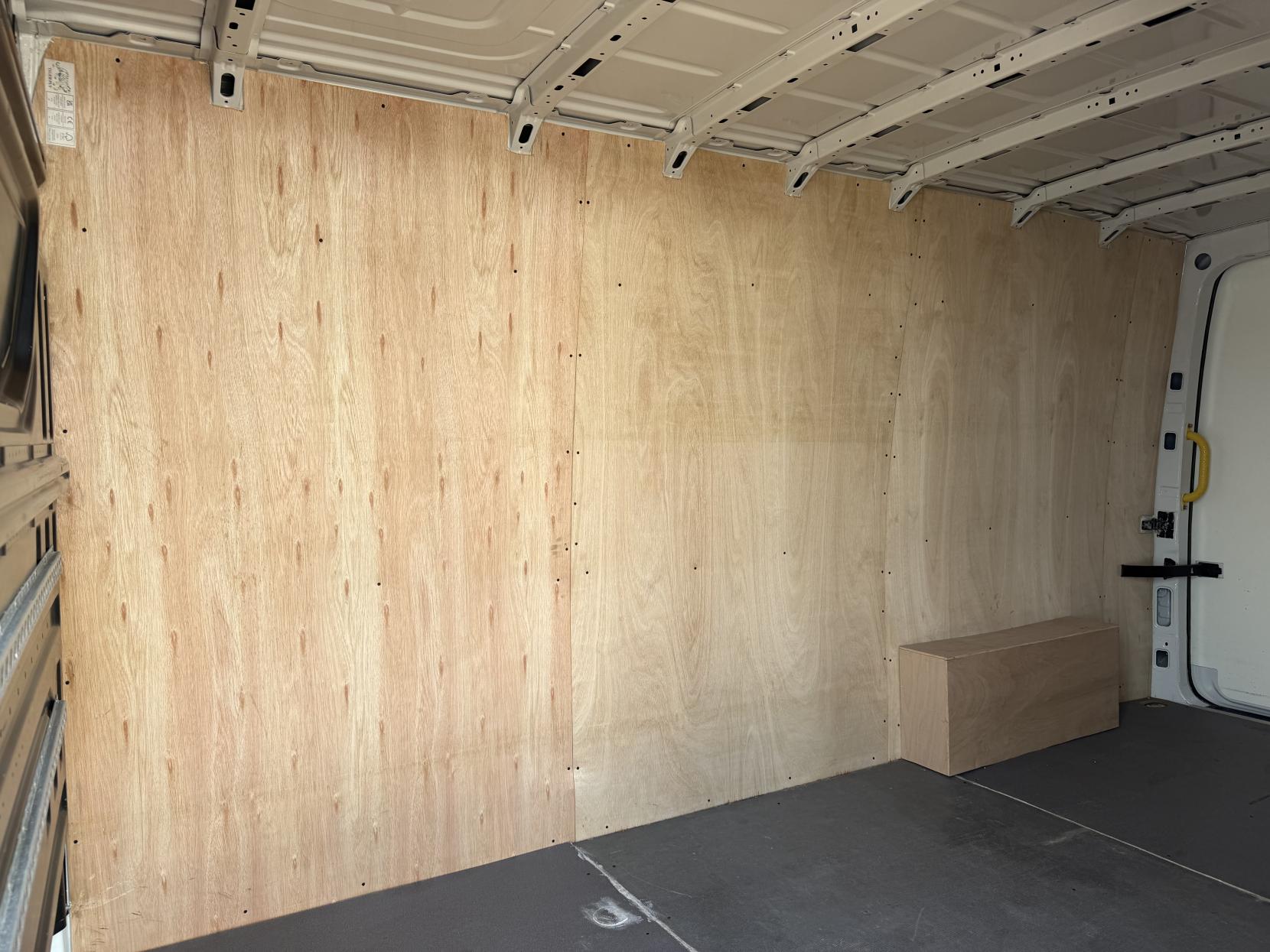 2022 Volkswagen Crafter 2.0 TDI CR35 Startline Panel Van 5dr Diesel Automatic FWD LWB High Roof Euro 6 (s/s) (140 ps) - Thumbnail 32