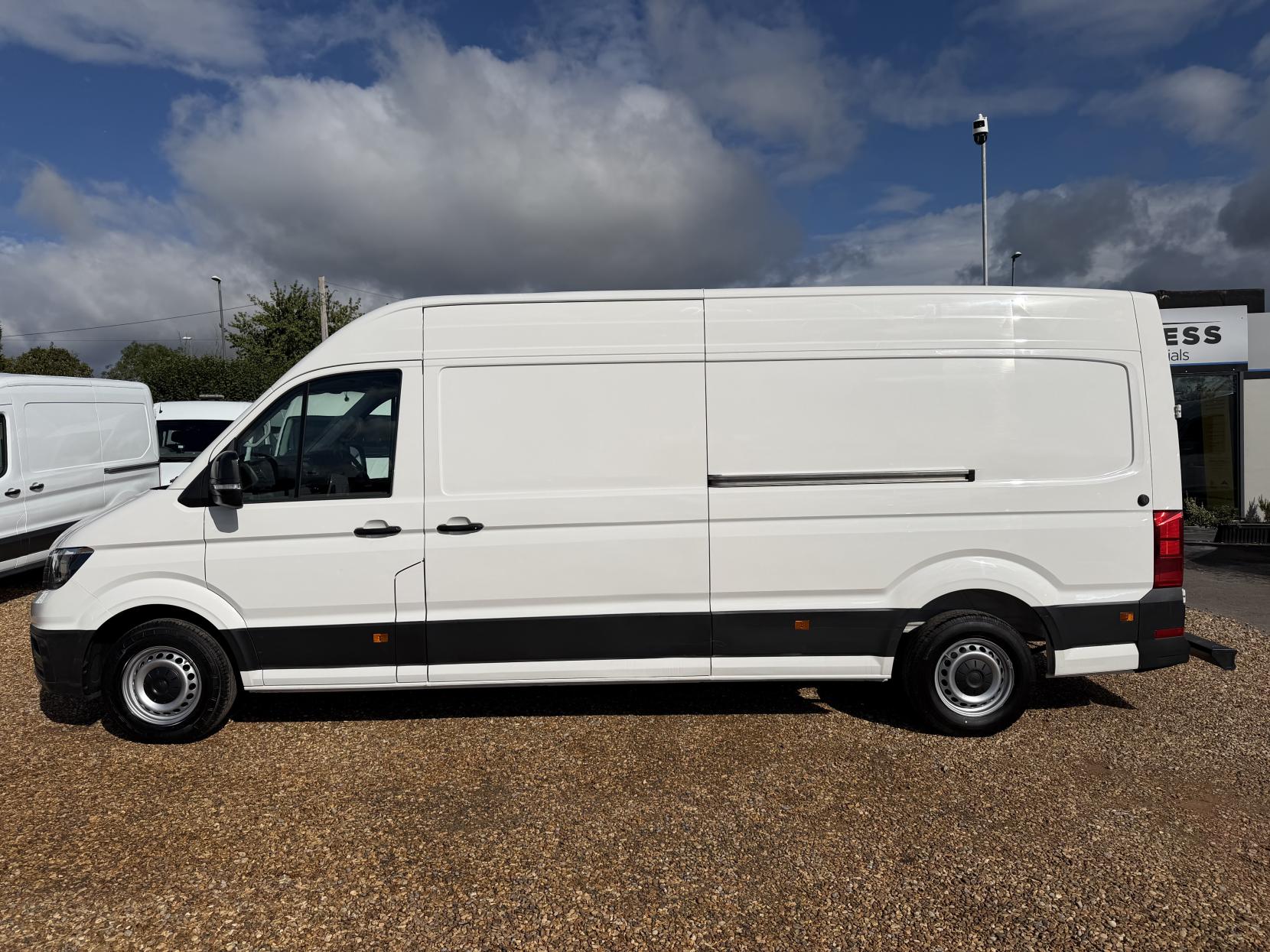 2022 Volkswagen Crafter 2.0 TDI CR35 Startline Panel Van 5dr Diesel Automatic FWD LWB High Roof Euro 6 (s/s) (140 ps) - Thumbnail 8
