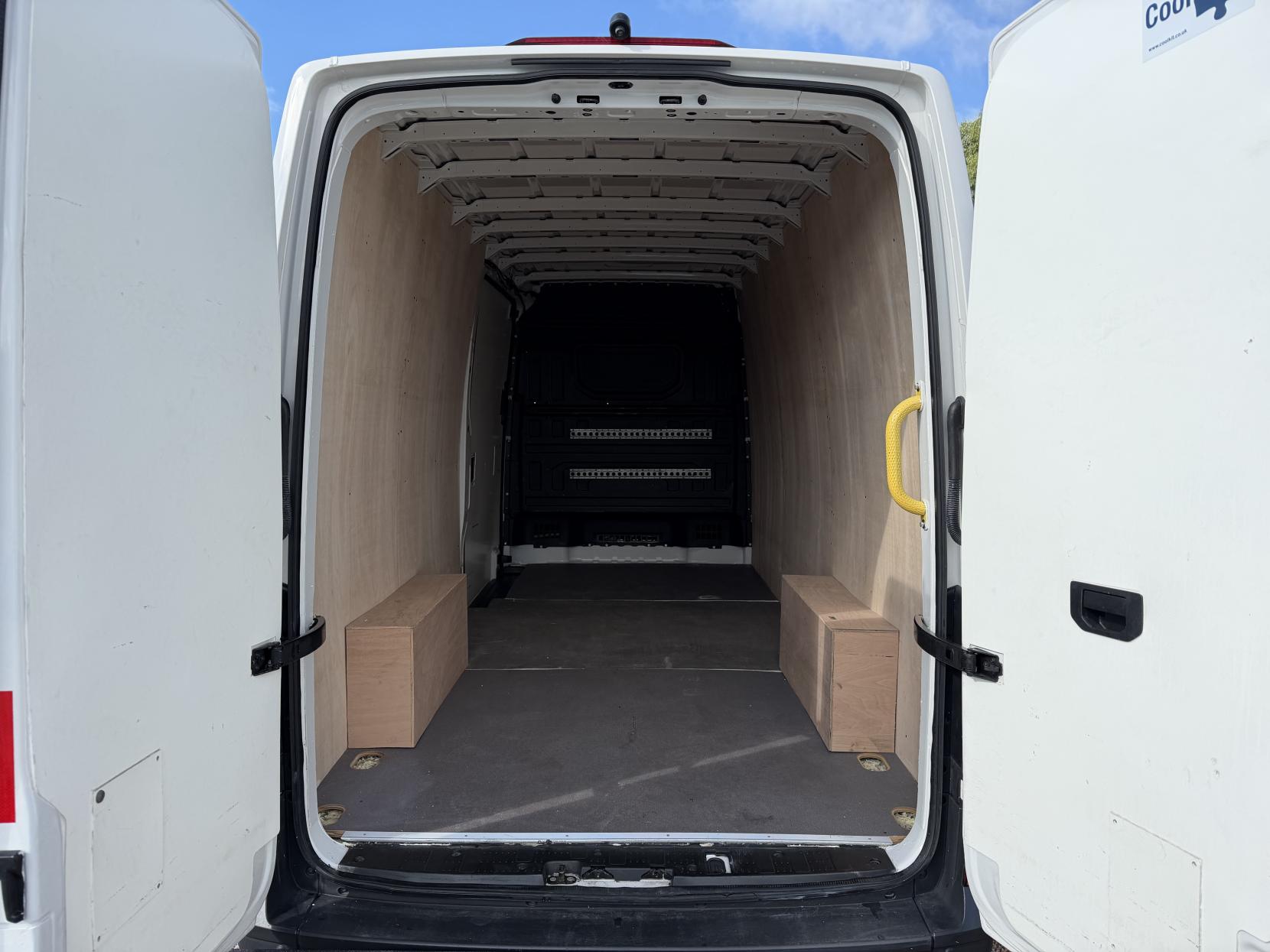 2022 Volkswagen Crafter 2.0 TDI CR35 Startline Panel Van 5dr Diesel Automatic FWD LWB High Roof Euro 6 (s/s) (140 ps) - Thumbnail 3
