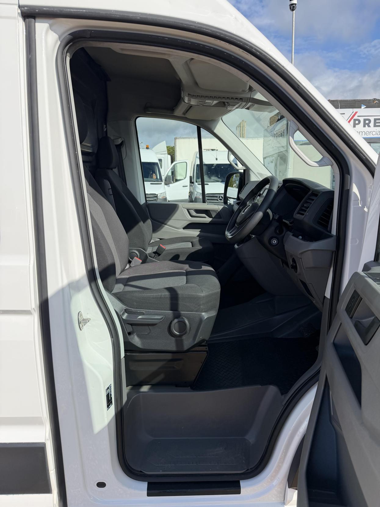 2022 Volkswagen Crafter 2.0 TDI CR35 Startline Panel Van 5dr Diesel Automatic FWD LWB High Roof Euro 6 (s/s) (140 ps) - Thumbnail 14