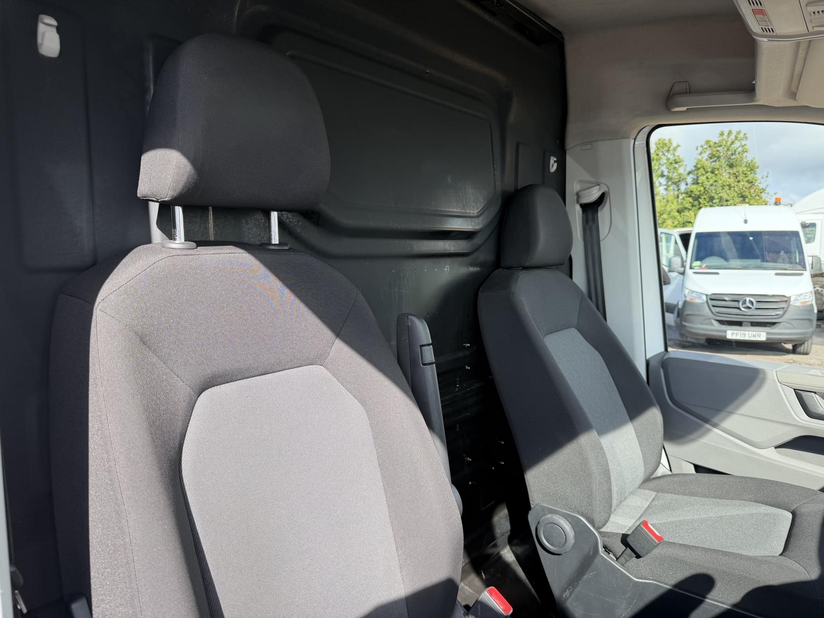 2022 Volkswagen Crafter 2.0 TDI CR35 Startline Panel Van 5dr Diesel Automatic FWD LWB High Roof Euro 6 (s/s) (140 ps) - Thumbnail 15