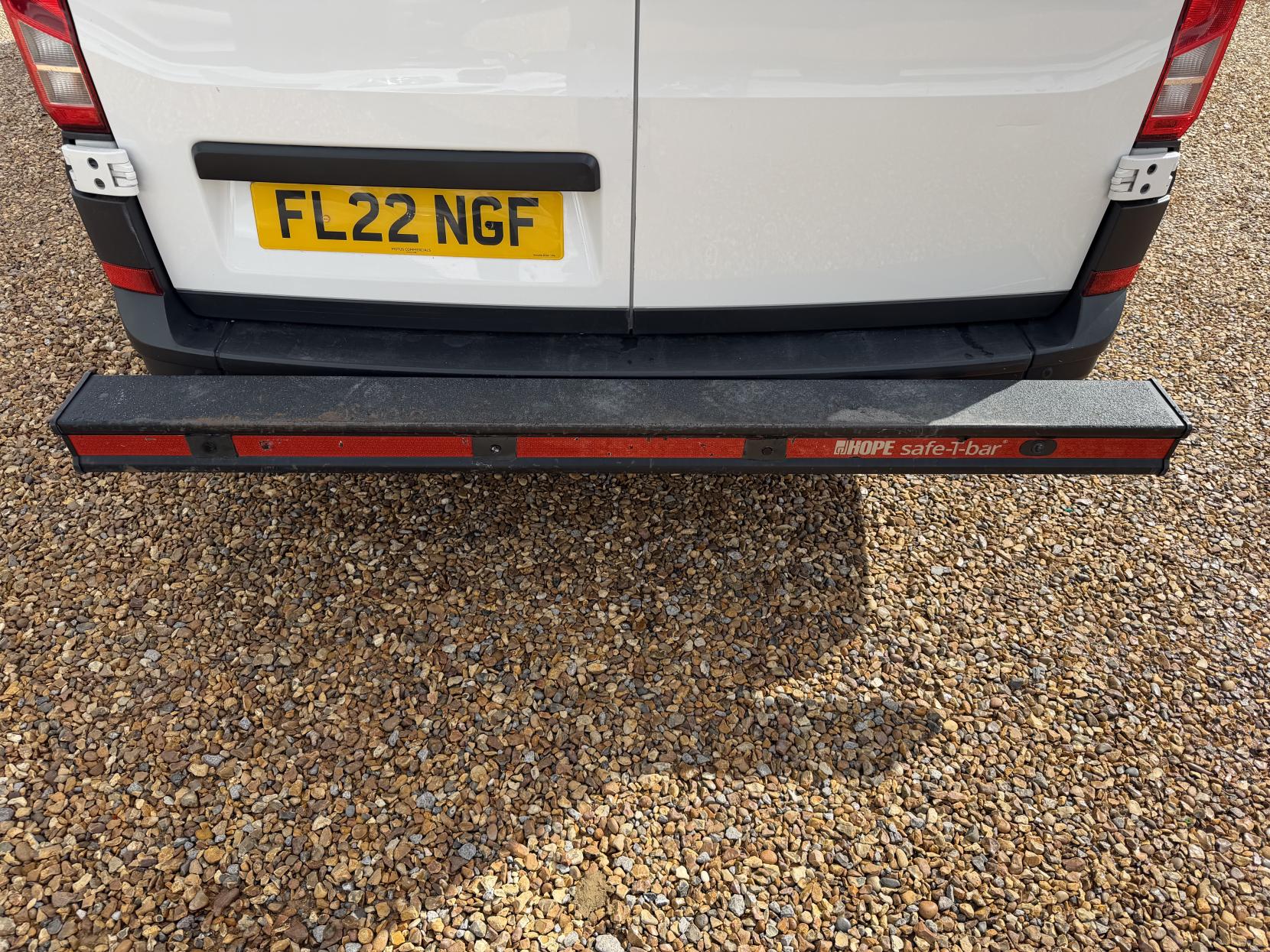 2022 Volkswagen Crafter 2.0 TDI CR35 Startline Panel Van 5dr Diesel Automatic FWD LWB High Roof Euro 6 (s/s) (140 ps) - Thumbnail 43