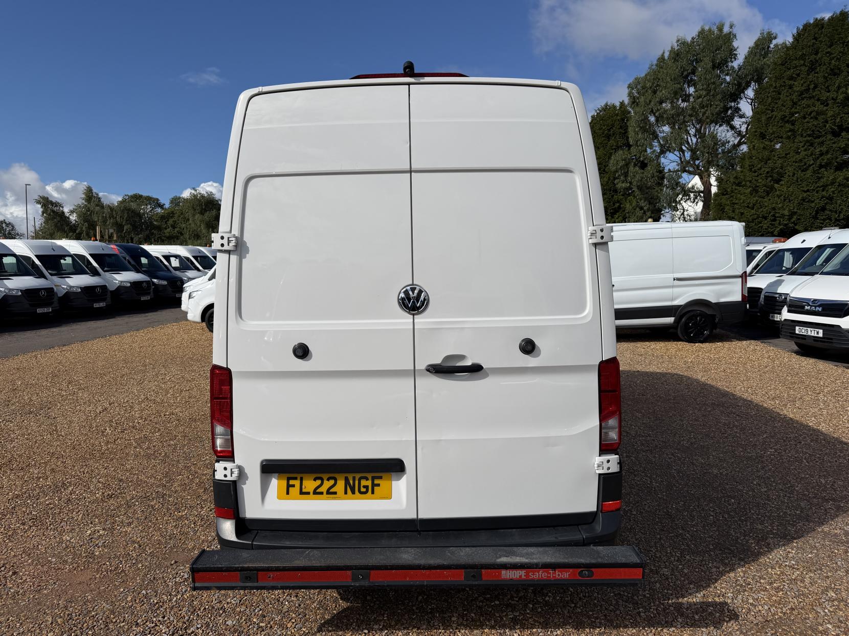 2022 Volkswagen Crafter 2.0 TDI CR35 Startline Panel Van 5dr Diesel Automatic FWD LWB High Roof Euro 6 (s/s) (140 ps) - Thumbnail 10