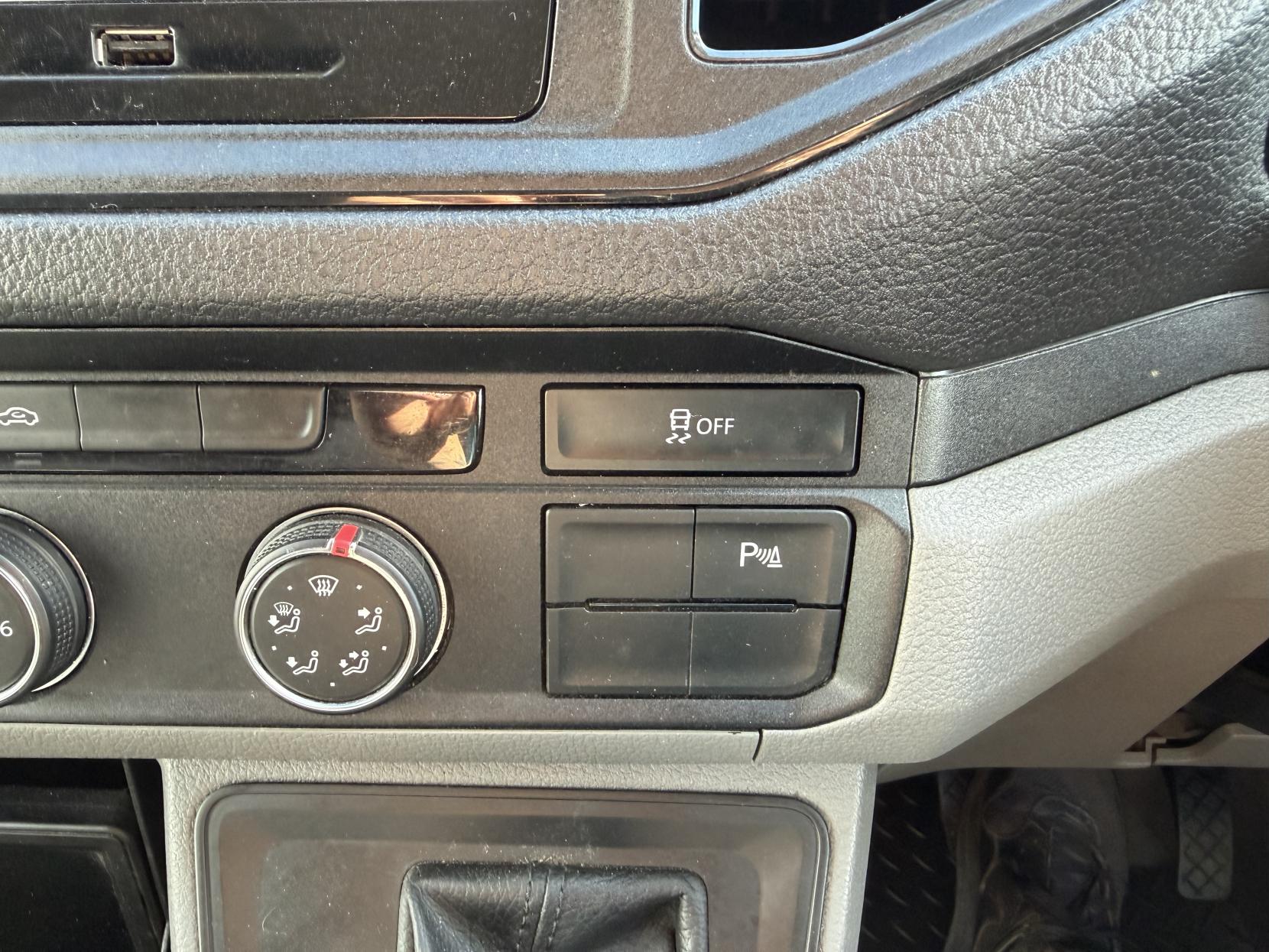 2022 Volkswagen Crafter 2.0 TDI CR35 Startline Panel Van 5dr Diesel Automatic FWD LWB High Roof Euro 6 (s/s) (140 ps) - Thumbnail 22