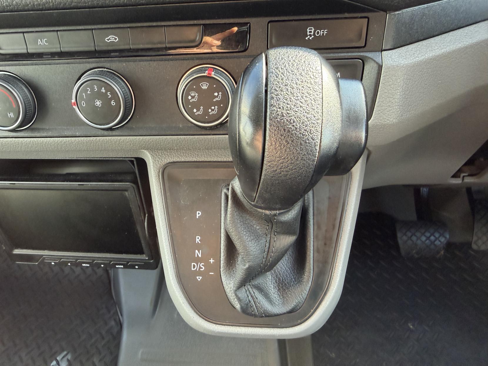 2022 Volkswagen Crafter 2.0 TDI CR35 Startline Panel Van 5dr Diesel Automatic FWD LWB High Roof Euro 6 (s/s) (140 ps) - Thumbnail 29