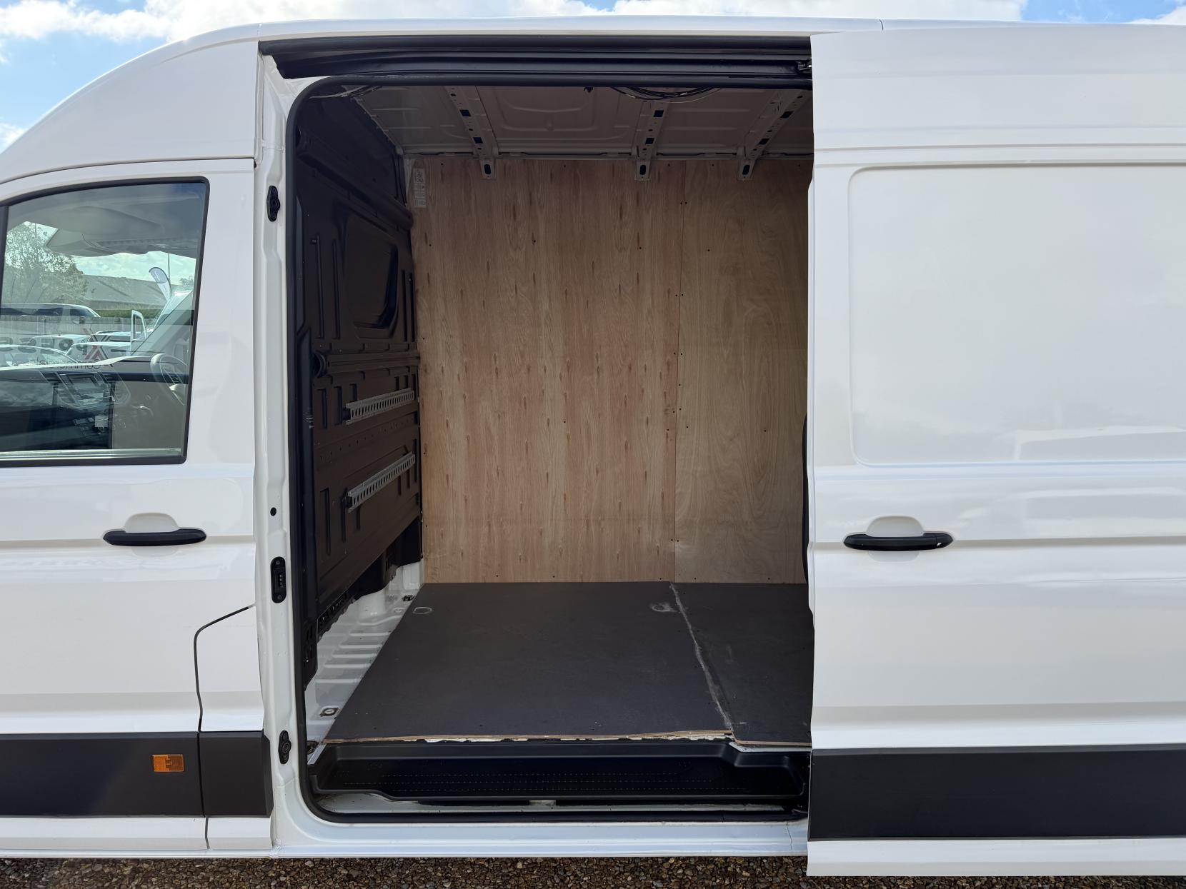2022 Volkswagen Crafter 2.0 TDI CR35 Startline Panel Van 5dr Diesel Automatic FWD LWB High Roof Euro 6 (s/s) (140 ps) - Thumbnail 31