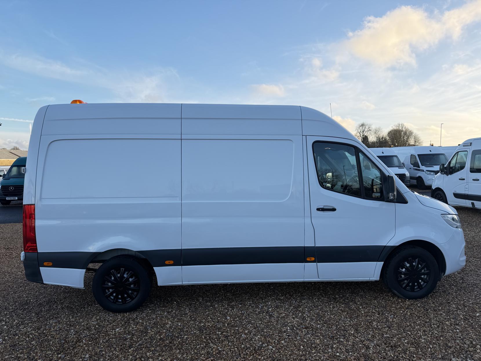 Mercedes-Benz Sprinter 2.1 314 CDI Panel Van 5dr Diesel Manual RWD L2 H2 Euro 6 (s/s) (143 ps)