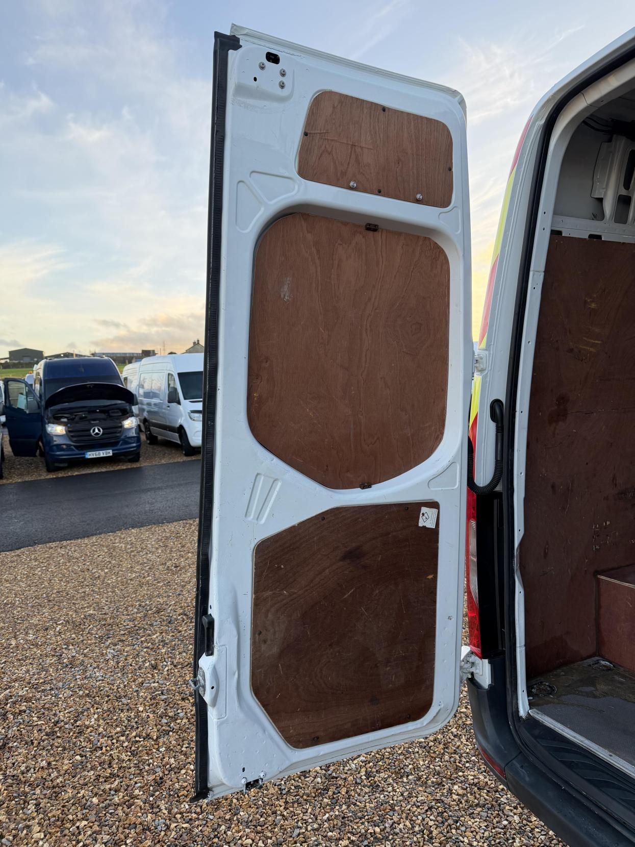 Mercedes-Benz Sprinter 2.1 314 CDI Panel Van 5dr Diesel Manual RWD L2 H2 Euro 6 (s/s) (143 ps)