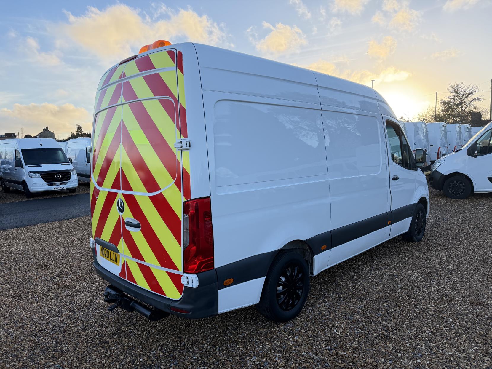Mercedes-Benz Sprinter 2.1 314 CDI Panel Van 5dr Diesel Manual RWD L2 H2 Euro 6 (s/s) (143 ps)