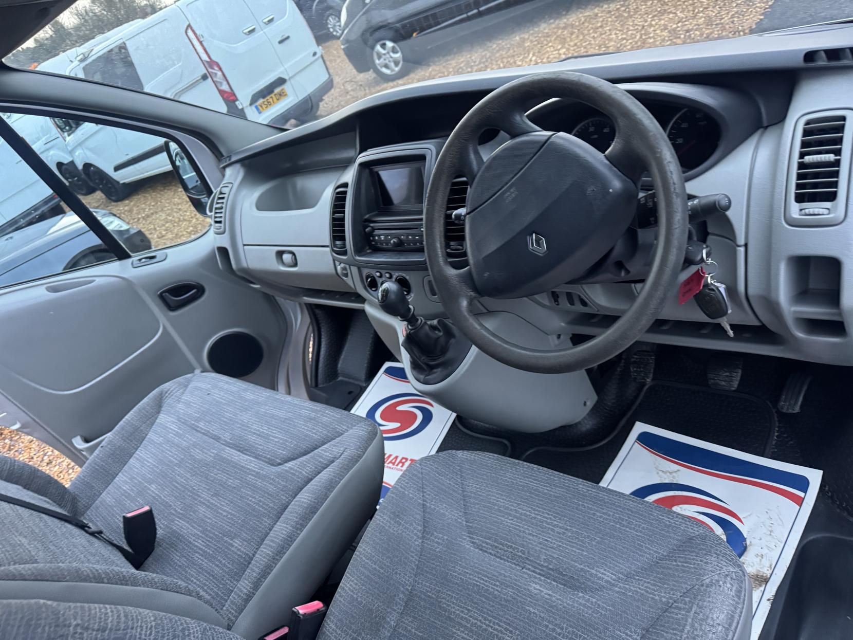 Renault Trafic 2.0 dCi SL29 eco Panel Van 3dr Diesel Manual L1 H1 (Phase 3) (180 g/km, 115 bhp)