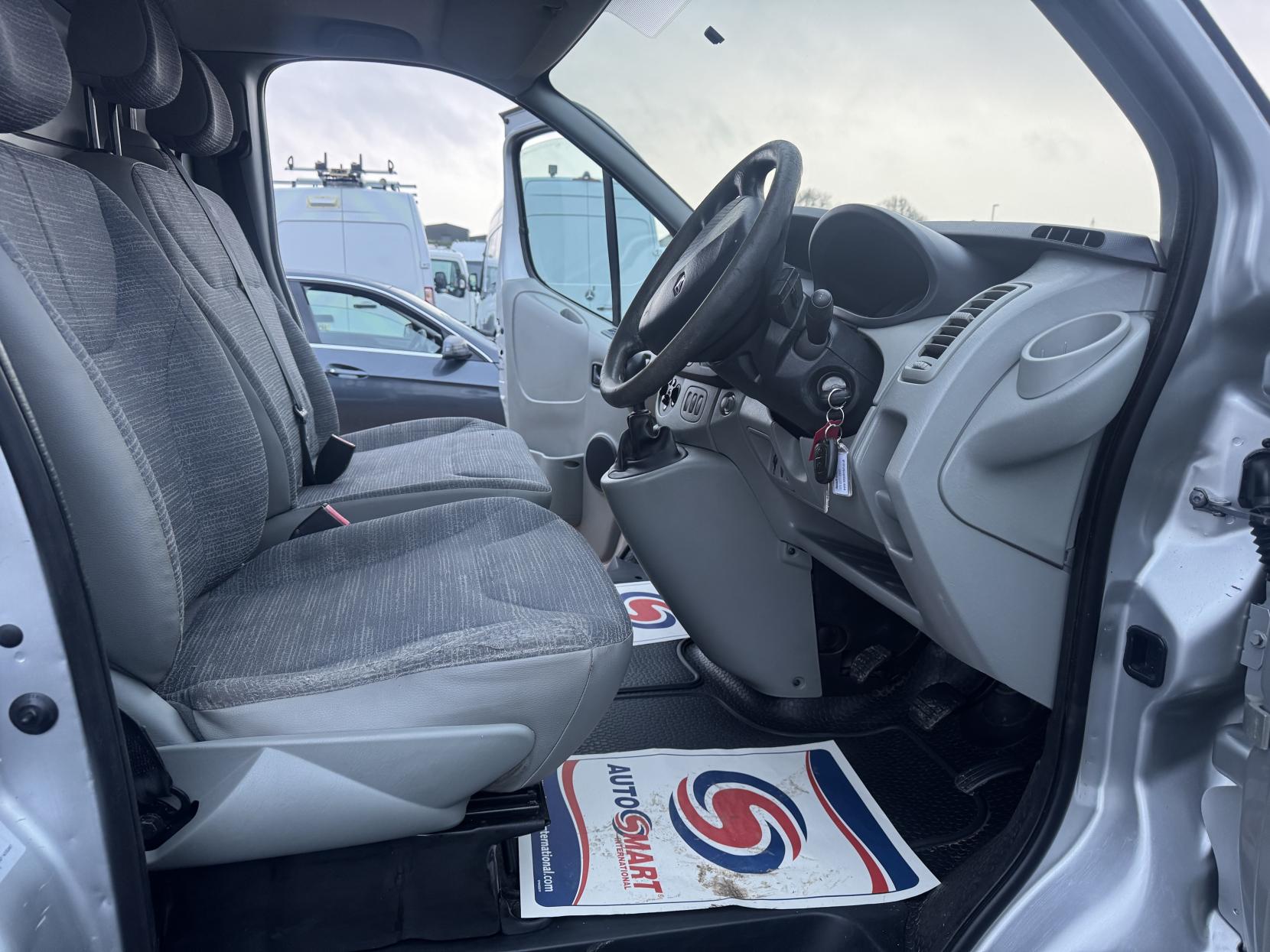 Renault Trafic 2.0 dCi SL29 eco Panel Van 3dr Diesel Manual L1 H1 (Phase 3) (180 g/km, 115 bhp)