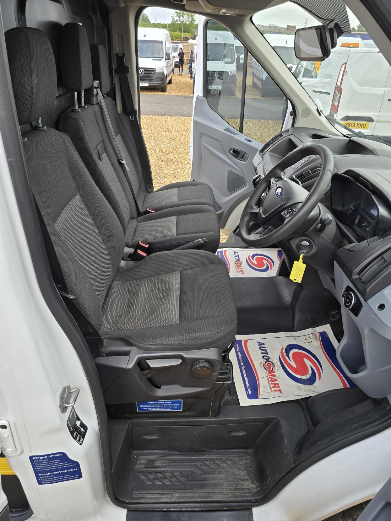 Ford Transit 2.0 350 EcoBlue 1-Way Double Tipper Double Cab 4dr Diesel Manual RWD L3 Euro 6 (1-Way, 1-Stop) (130 ps)