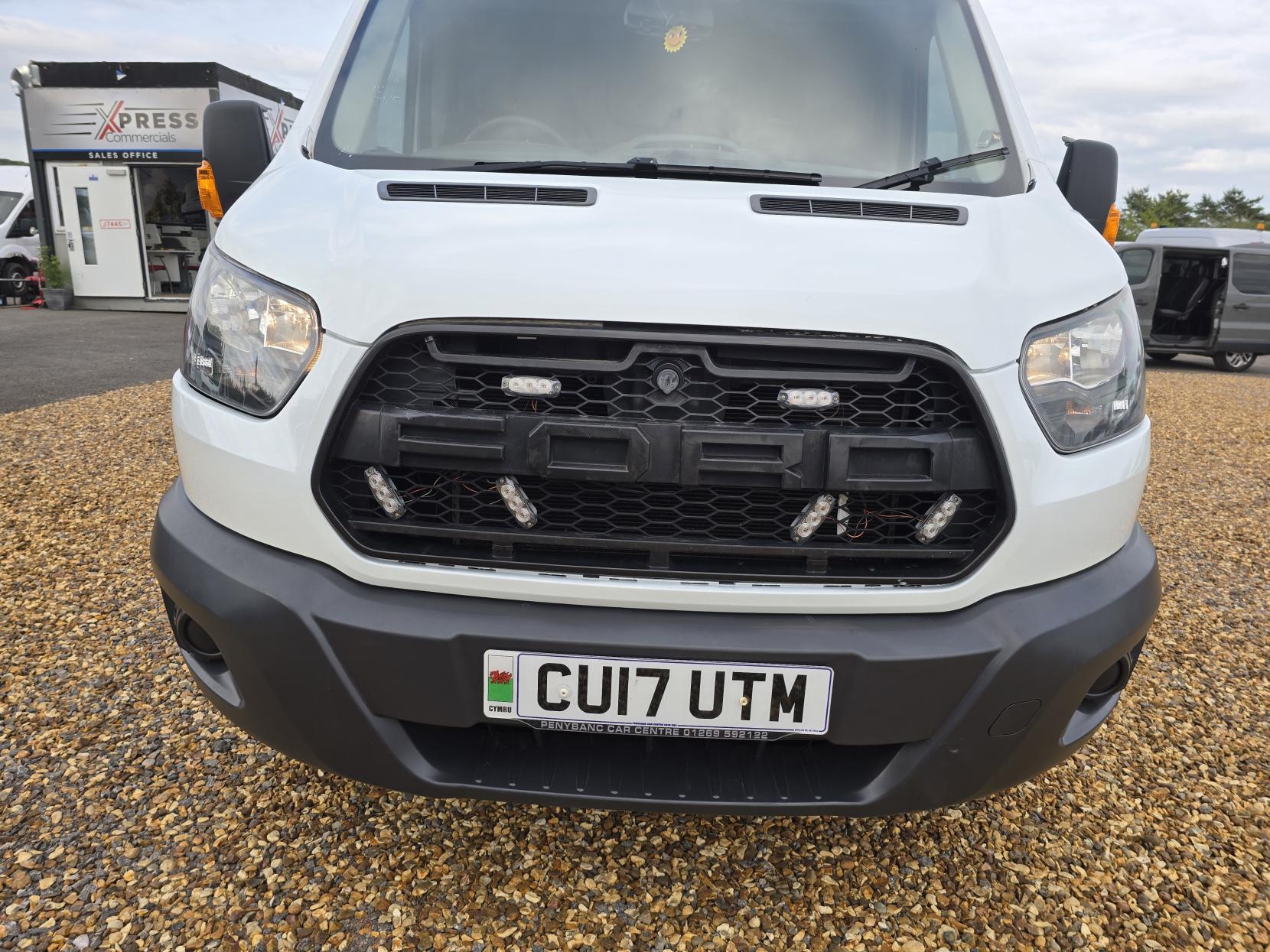 Ford Transit 2.0 350 EcoBlue 1-Way Double Tipper Double Cab 4dr Diesel Manual RWD L3 Euro 6 (1-Way, 1-Stop) (130 ps)