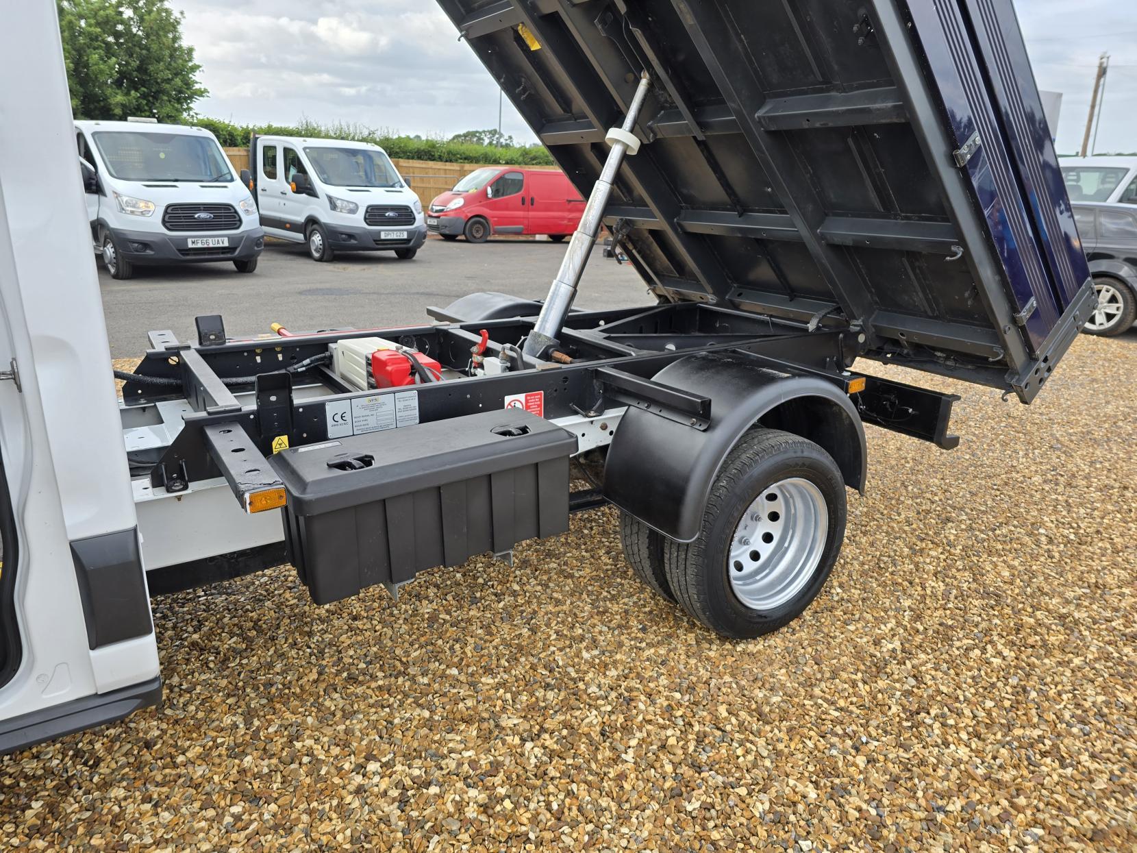 Ford Transit 2.0 350 EcoBlue 1-Way Double Tipper Double Cab 4dr Diesel Manual RWD L3 Euro 6 (1-Way, 1-Stop) (130 ps)