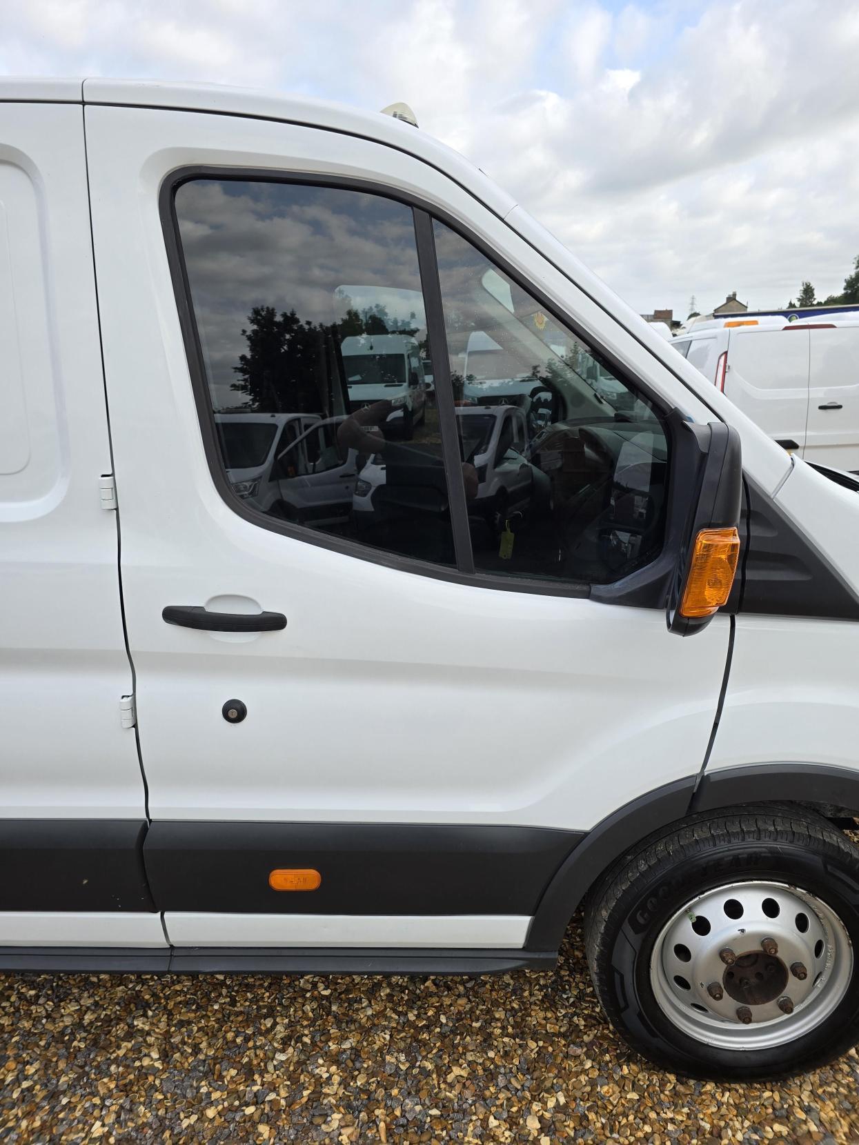 Ford Transit 2.0 350 EcoBlue 1-Way Double Tipper Double Cab 4dr Diesel Manual RWD L3 Euro 6 (1-Way, 1-Stop) (130 ps)