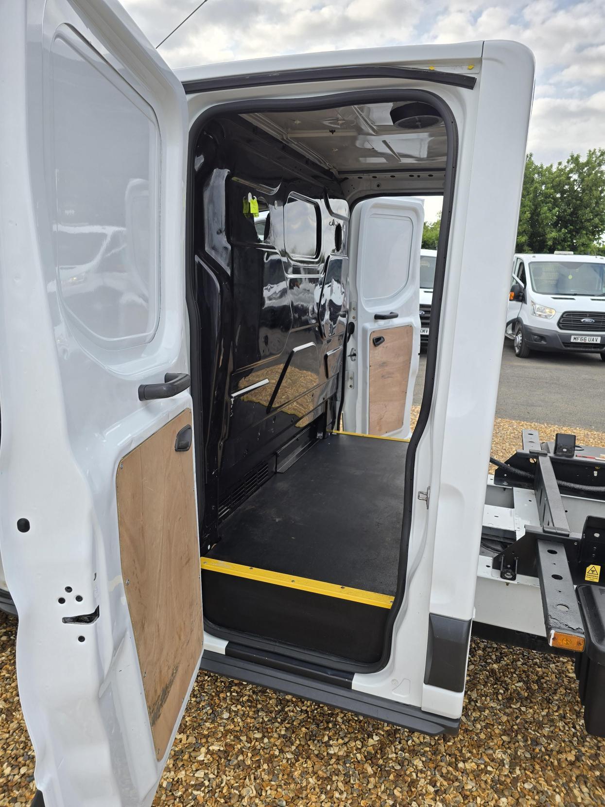Ford Transit 2.0 350 EcoBlue 1-Way Double Tipper Double Cab 4dr Diesel Manual RWD L3 Euro 6 (1-Way, 1-Stop) (130 ps)