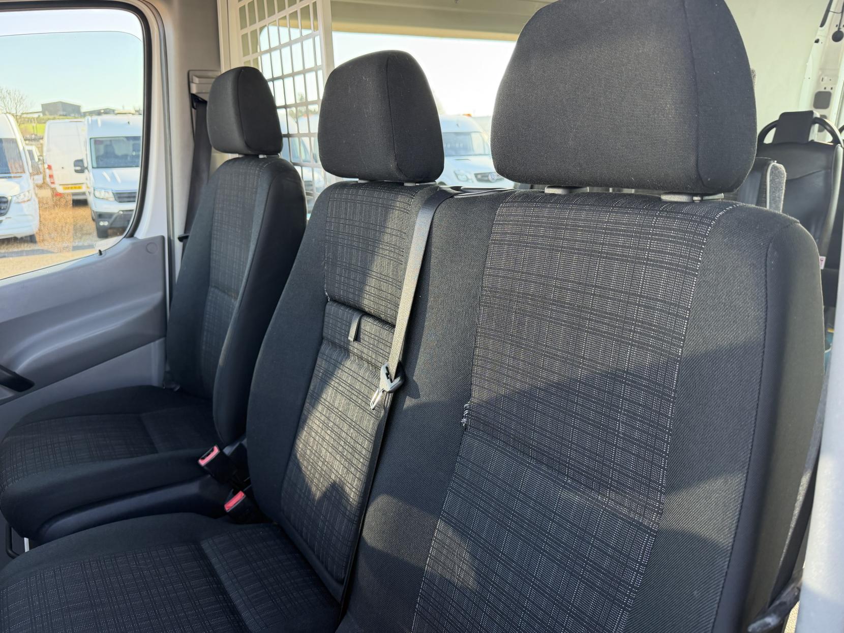 Mercedes-Benz Sprinter 2.1 313 CDi Panel Van 4dr Diesel Manual RWD L2 (129 bhp)