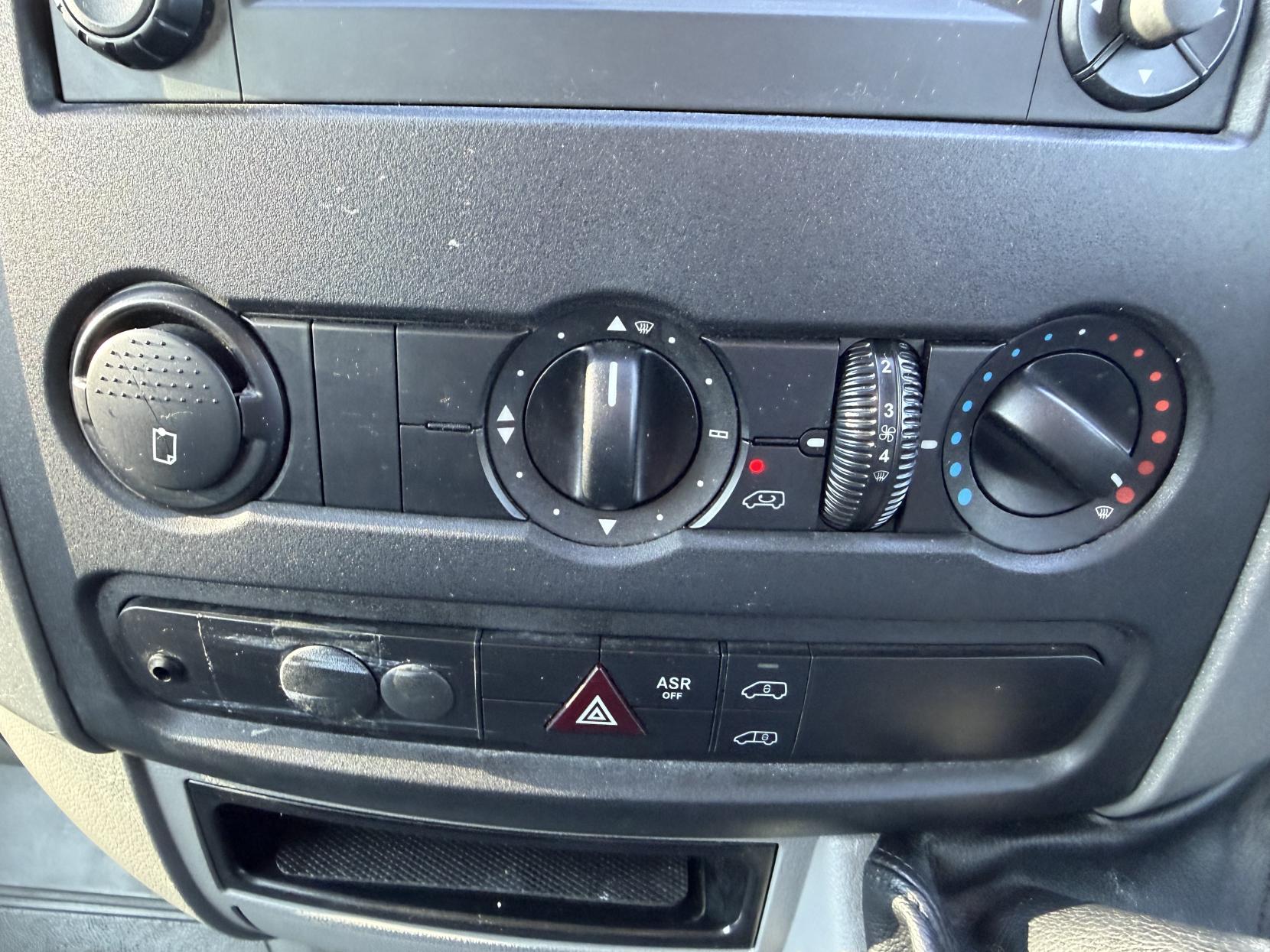 Mercedes-Benz Sprinter 2.1 313 CDi Panel Van 4dr Diesel Manual RWD L2 (129 bhp)