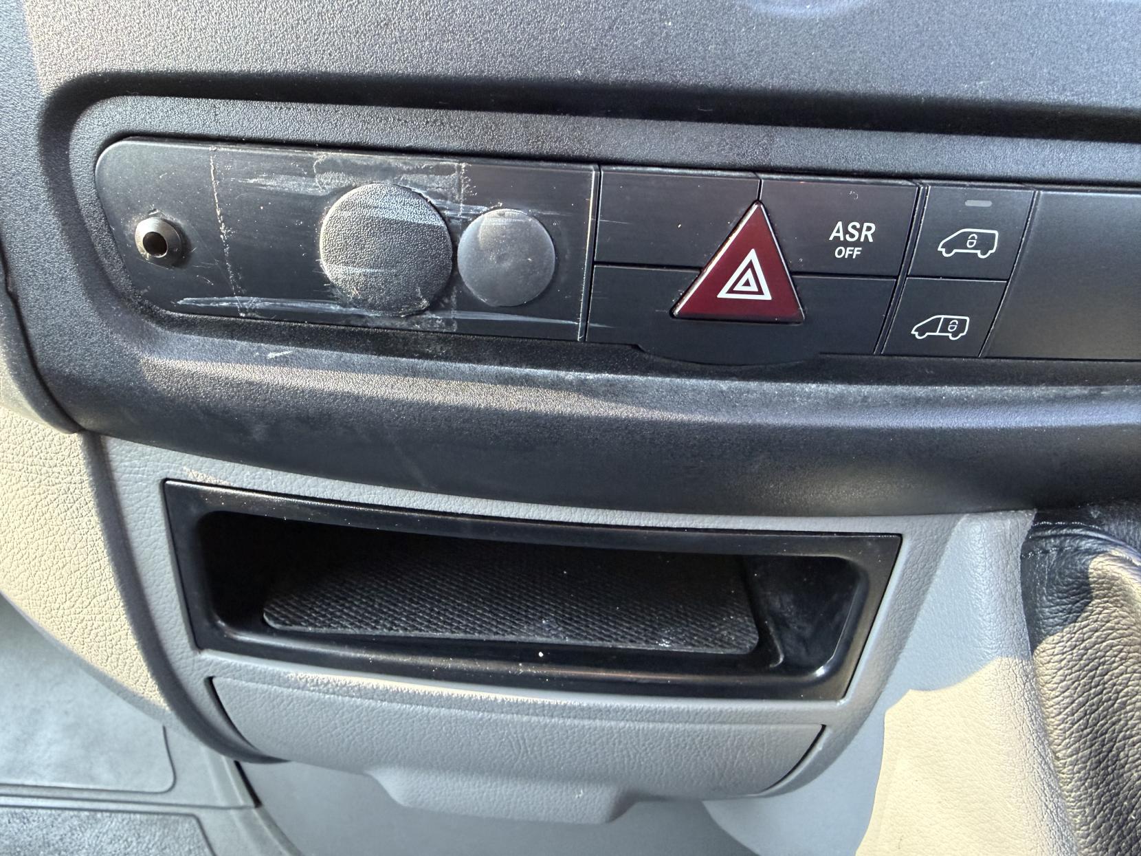 Mercedes-Benz Sprinter 2.1 313 CDi Panel Van 4dr Diesel Manual RWD L2 (129 bhp)