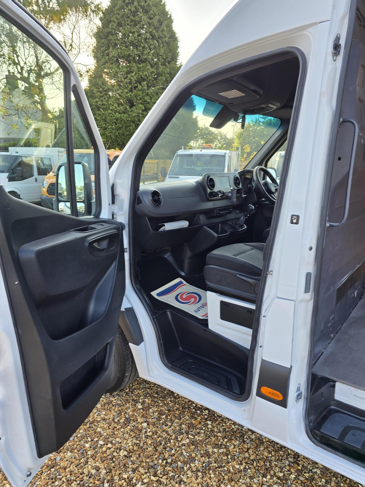 Mercedes-Benz Sprinter 2.1 311 CDI Panel Van 5dr Diesel Manual RWD L3 H2 Euro 6 (114 ps)