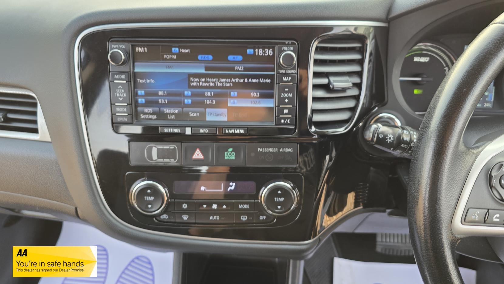 Mitsubishi Outlander 2.0h 12kWh GX4h SUV 5dr Petrol Plug-in Hybrid CVT 4WD Euro 5 (s/s) (200 ps)