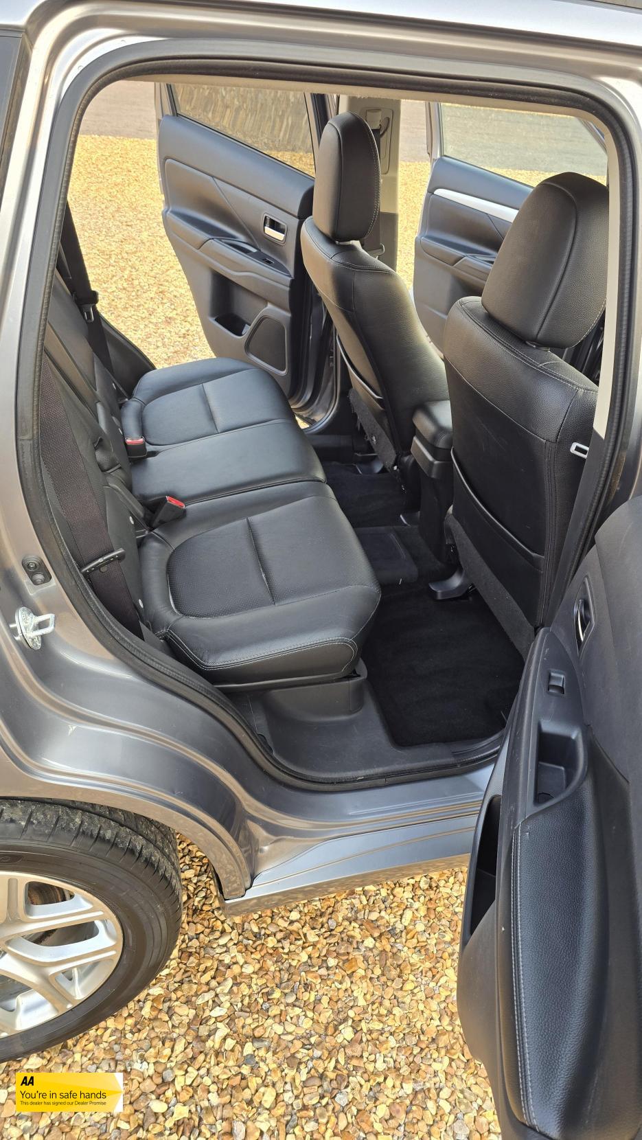 Mitsubishi Outlander 2.0h 12kWh GX4h SUV 5dr Petrol Plug-in Hybrid CVT 4WD Euro 5 (s/s) (200 ps)