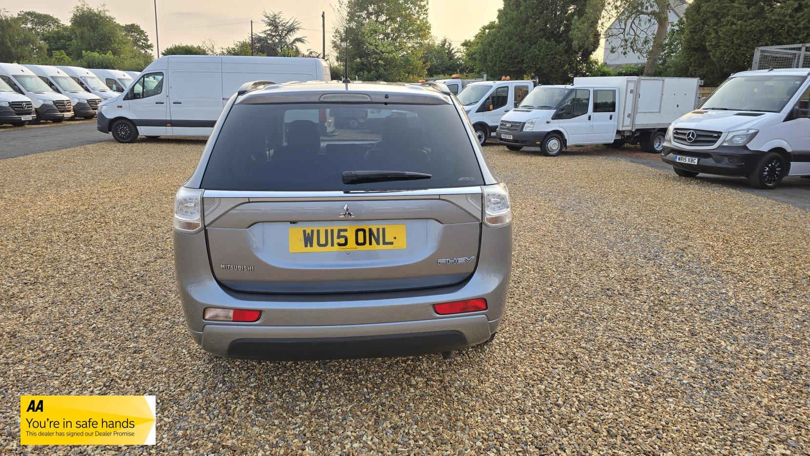Mitsubishi Outlander 2.0h 12kWh GX4h SUV 5dr Petrol Plug-in Hybrid CVT 4WD Euro 5 (s/s) (200 ps)